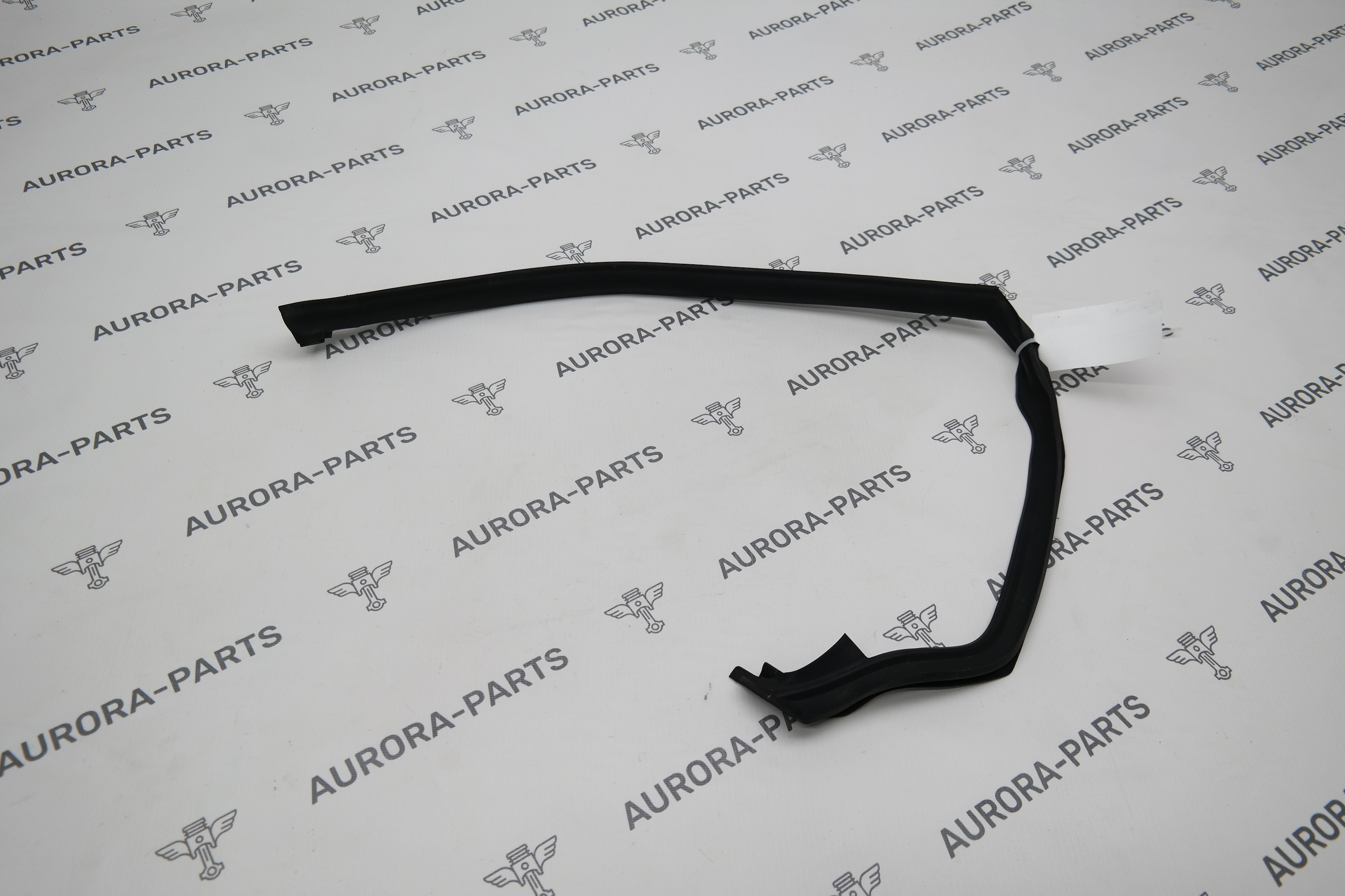 Уплотнитель задней двери LH (арка колеса) Audi Q8