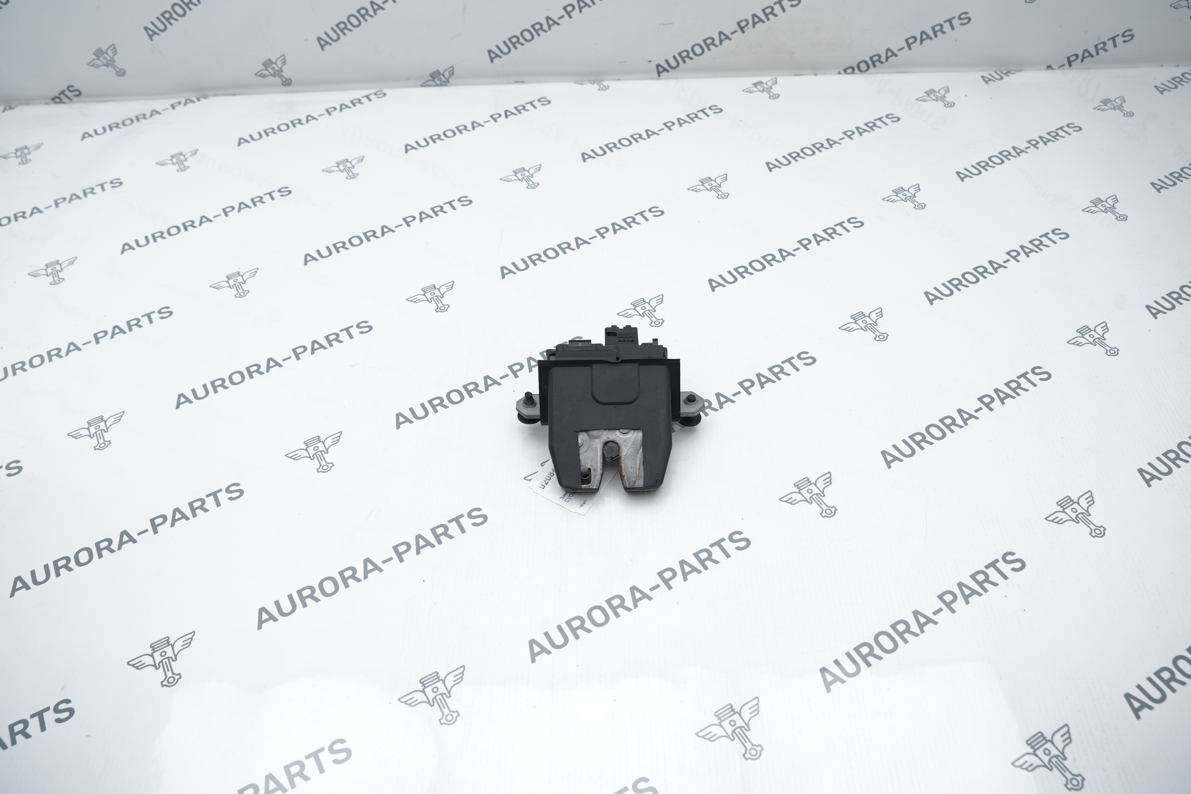 Замок крышки багажника Land Rover Range Rover Evoque