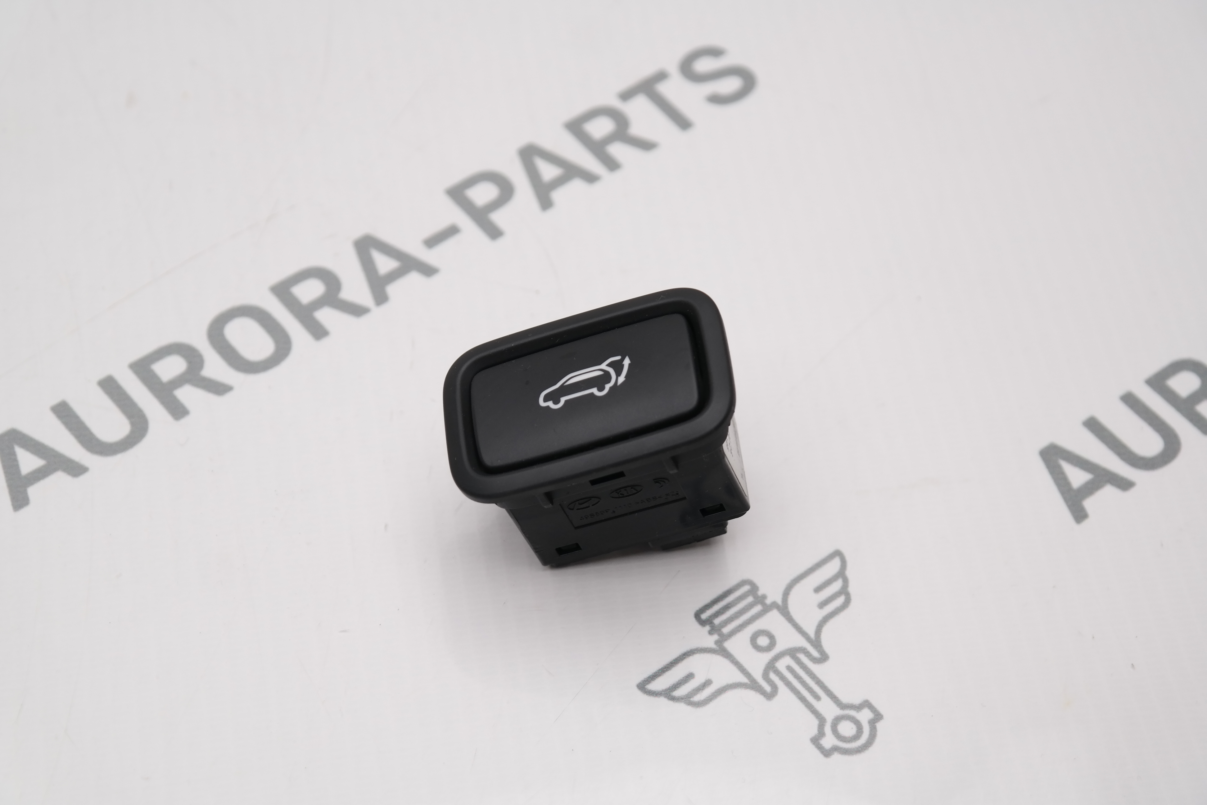 Кнопка закрывания крышки багажника Hyundai Tucson