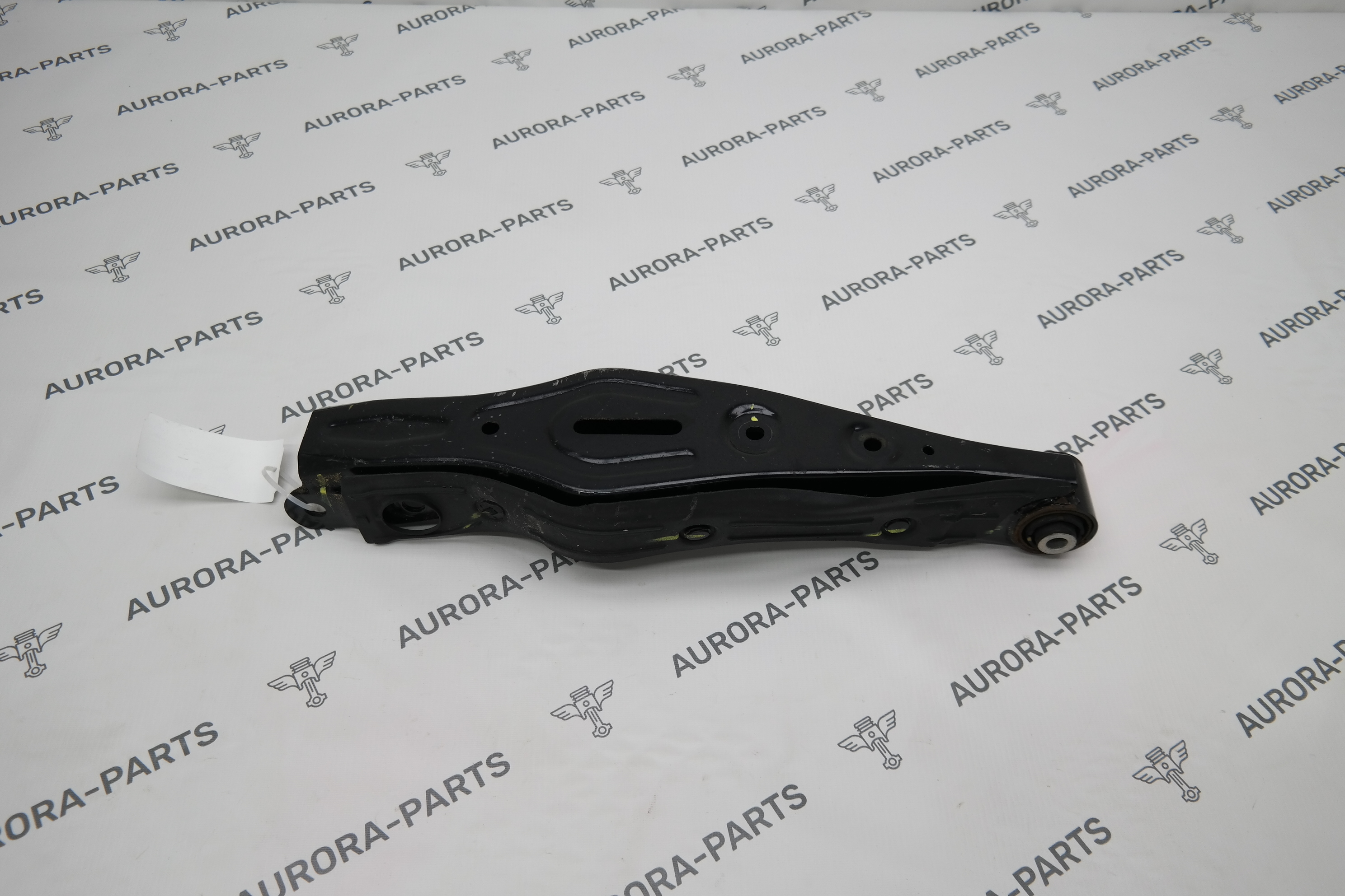 Рычаг задний поперечный нижний LH Hyundai Tucson