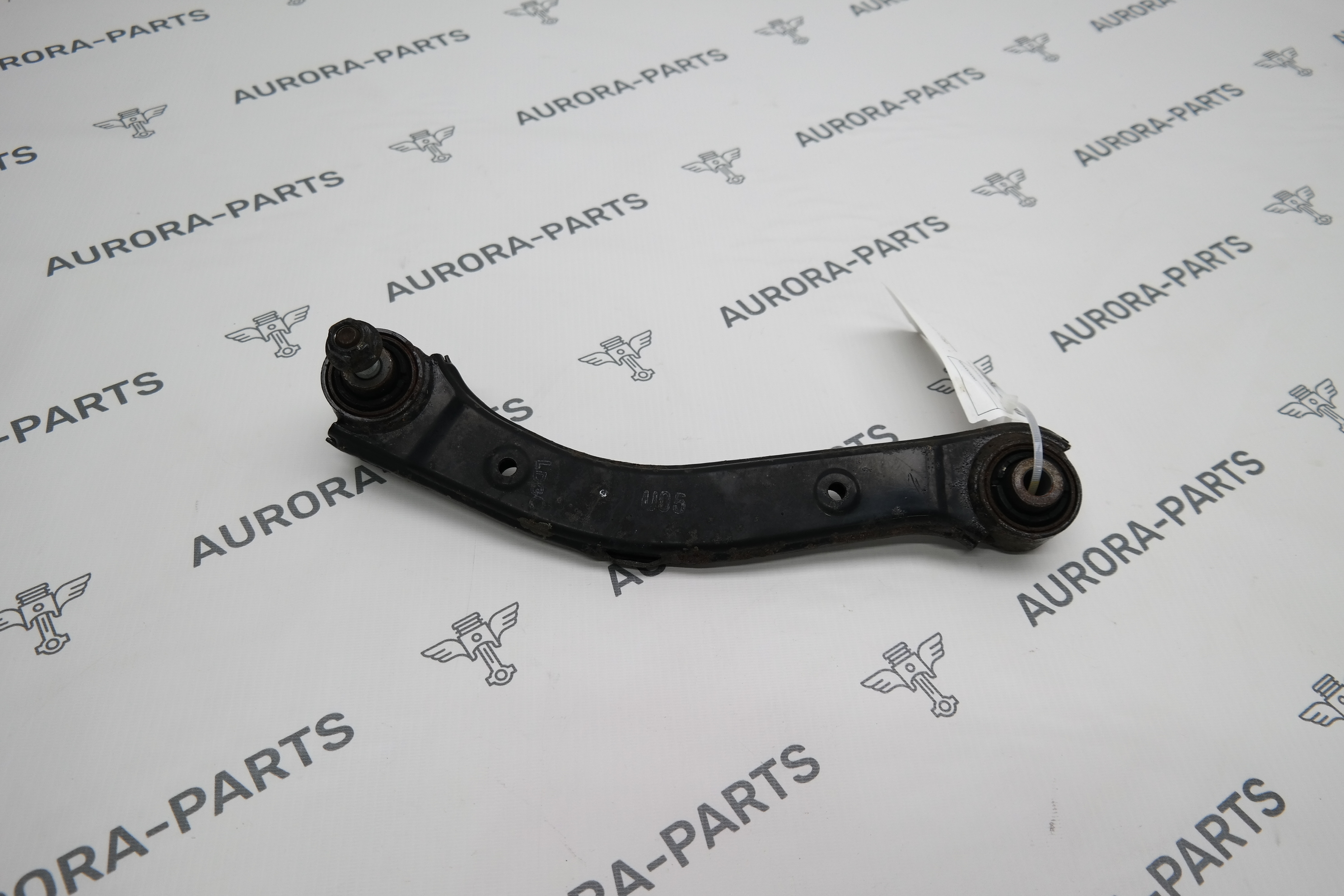 Рычаг поперечный верхний LH=RH Kia Sorento