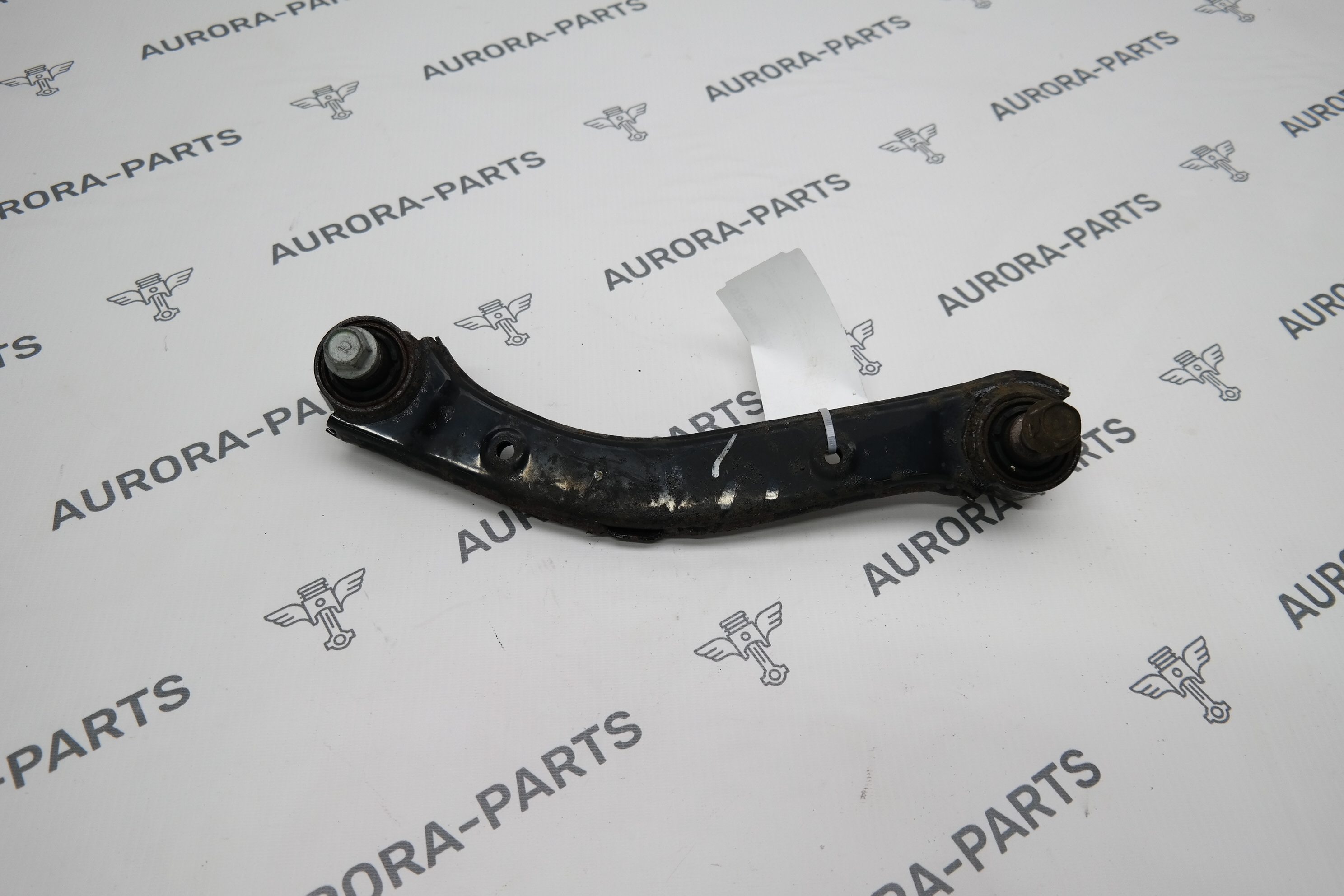 Рычаг поперечный верхний LH=RH Kia Sorento