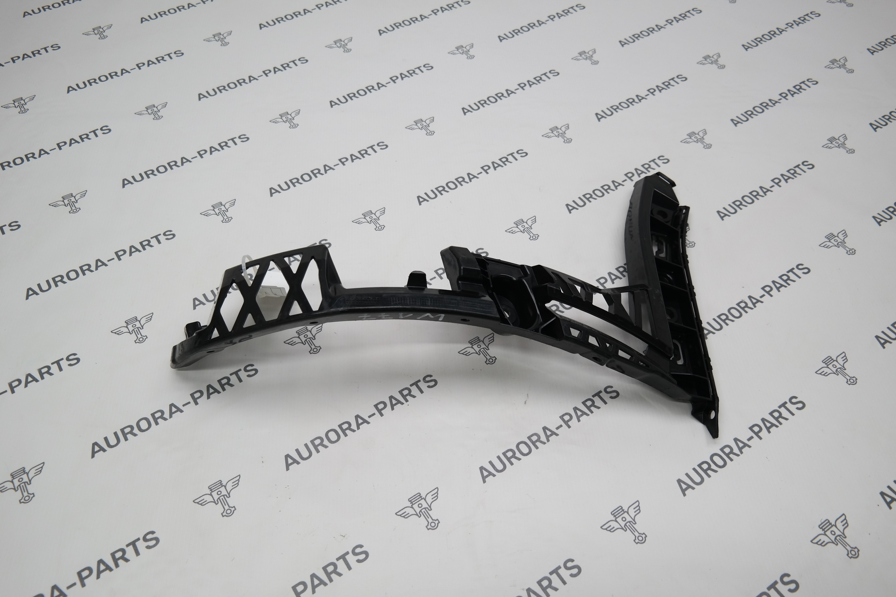 Кронштейн заднего бампера RH Mercedes CLA