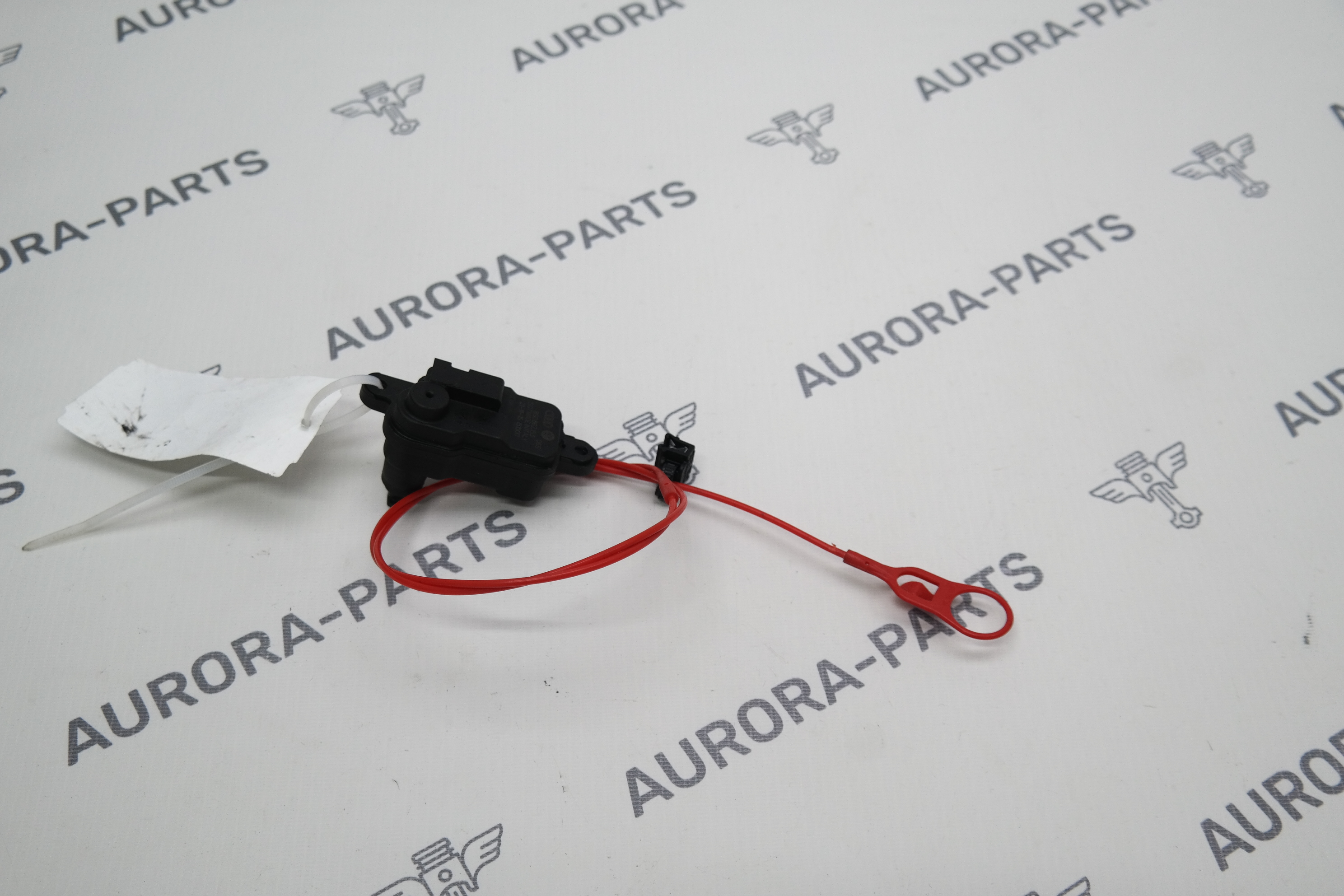 Привод лючка топливного бака Audi Q7