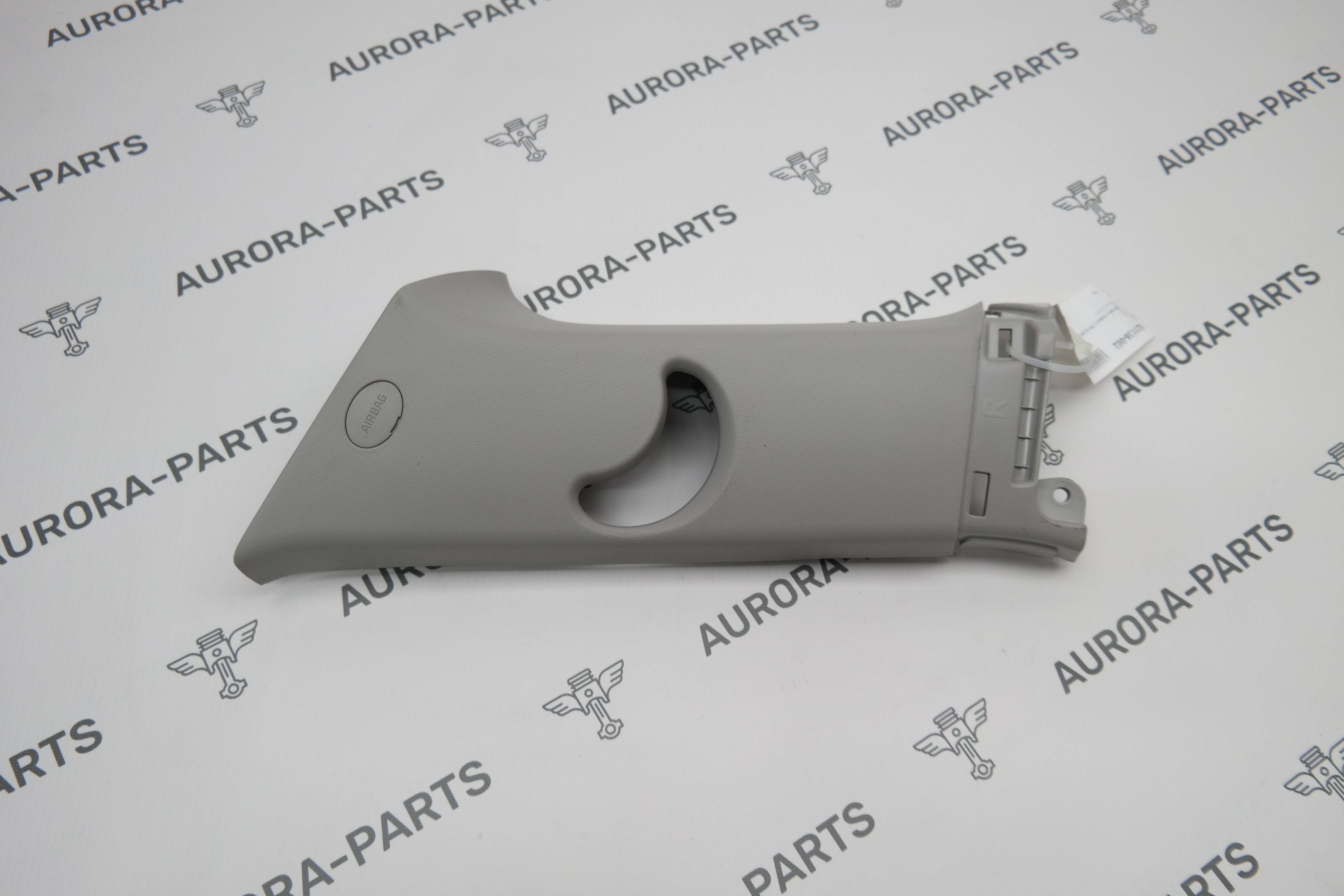 Обшивка стойки C RH Kia Sorento