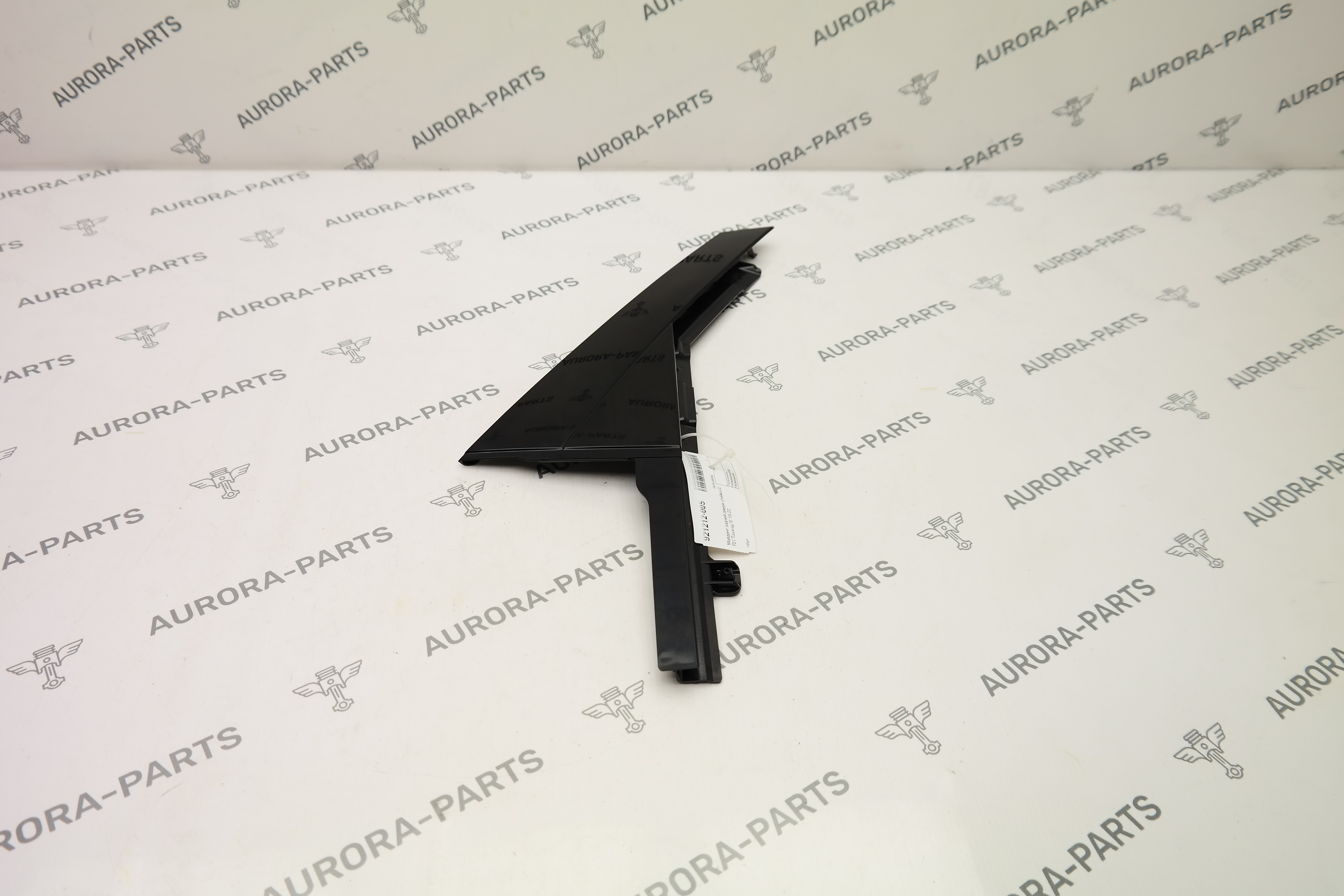 Молдинг задней двери стойка C RH VW Touareg