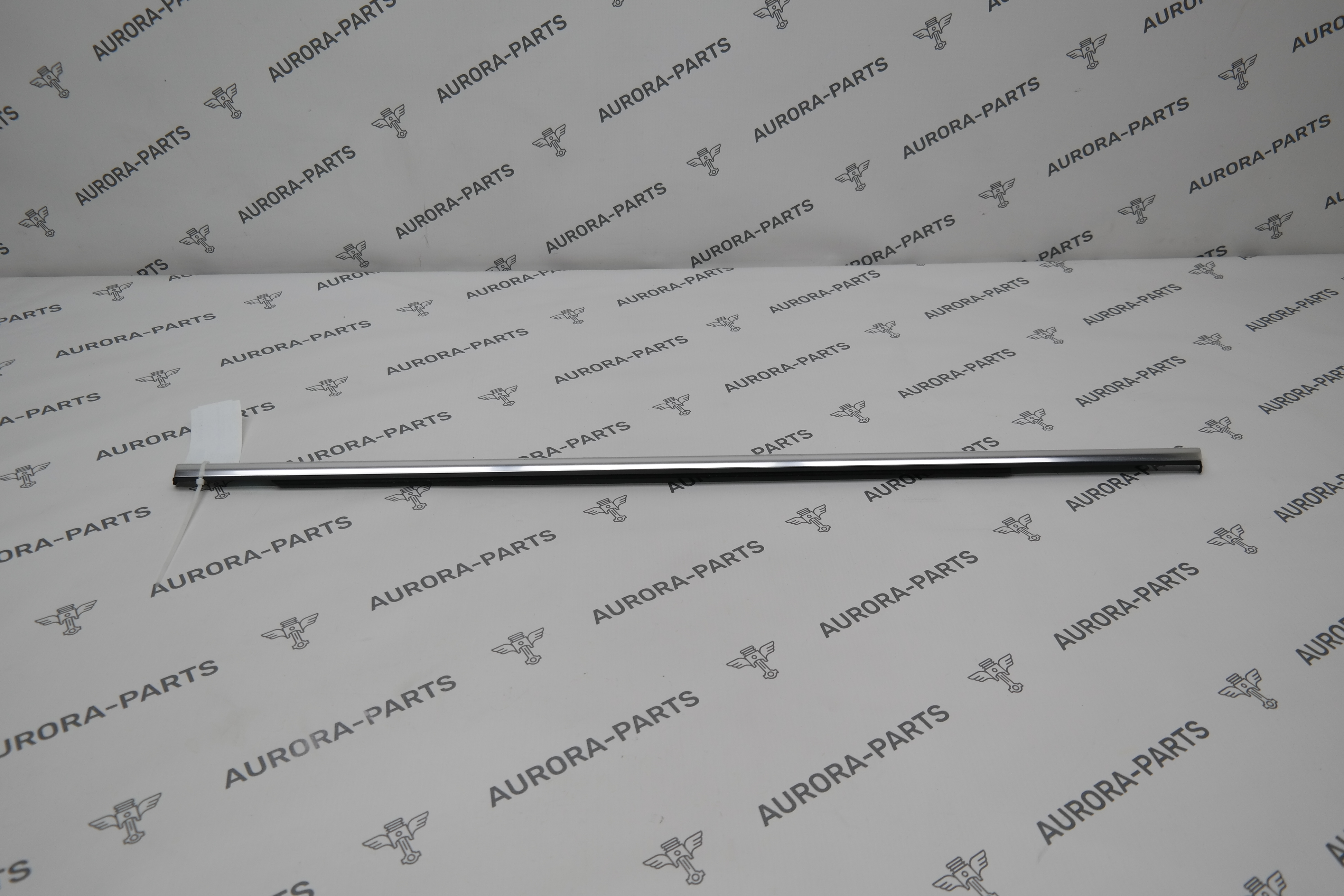 Молдинг стекла задней двери (Хром) RH VW Touareg