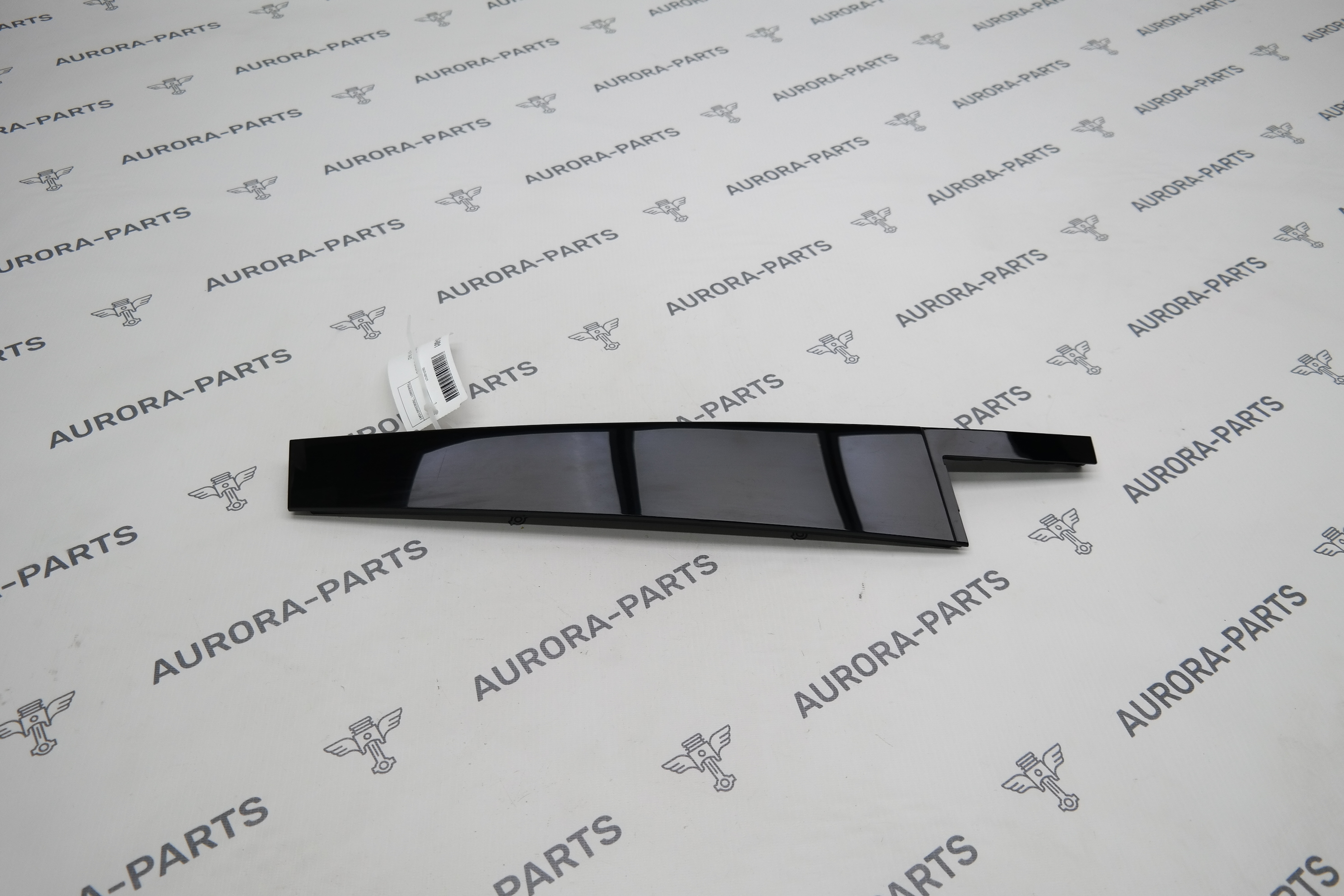 Молдинг задней двери стойка B LH VW Touareg