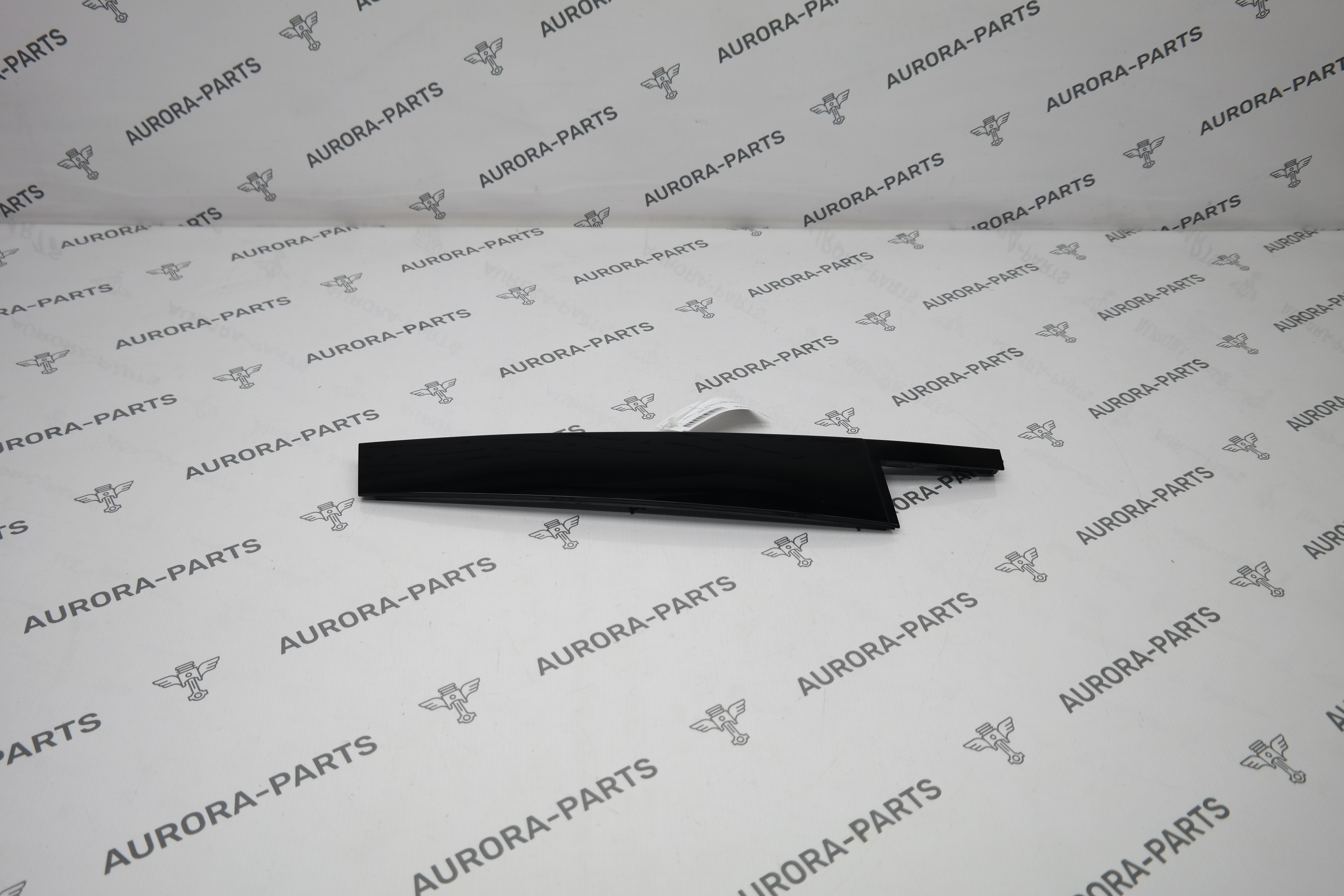 Молдинг задней двери стойка B LH VW Touareg