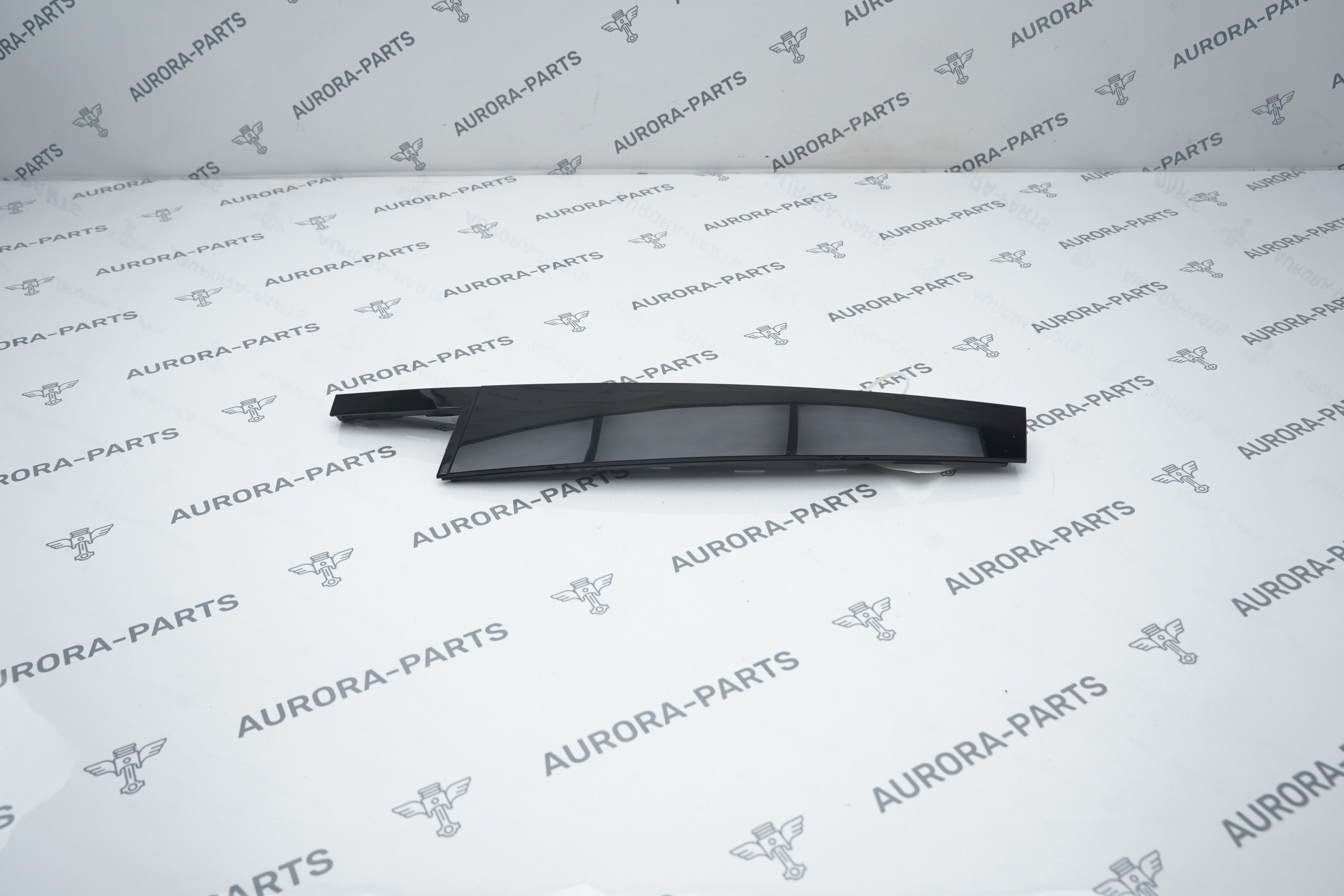 Молдинг задней двери стойка B RH VW Touareg