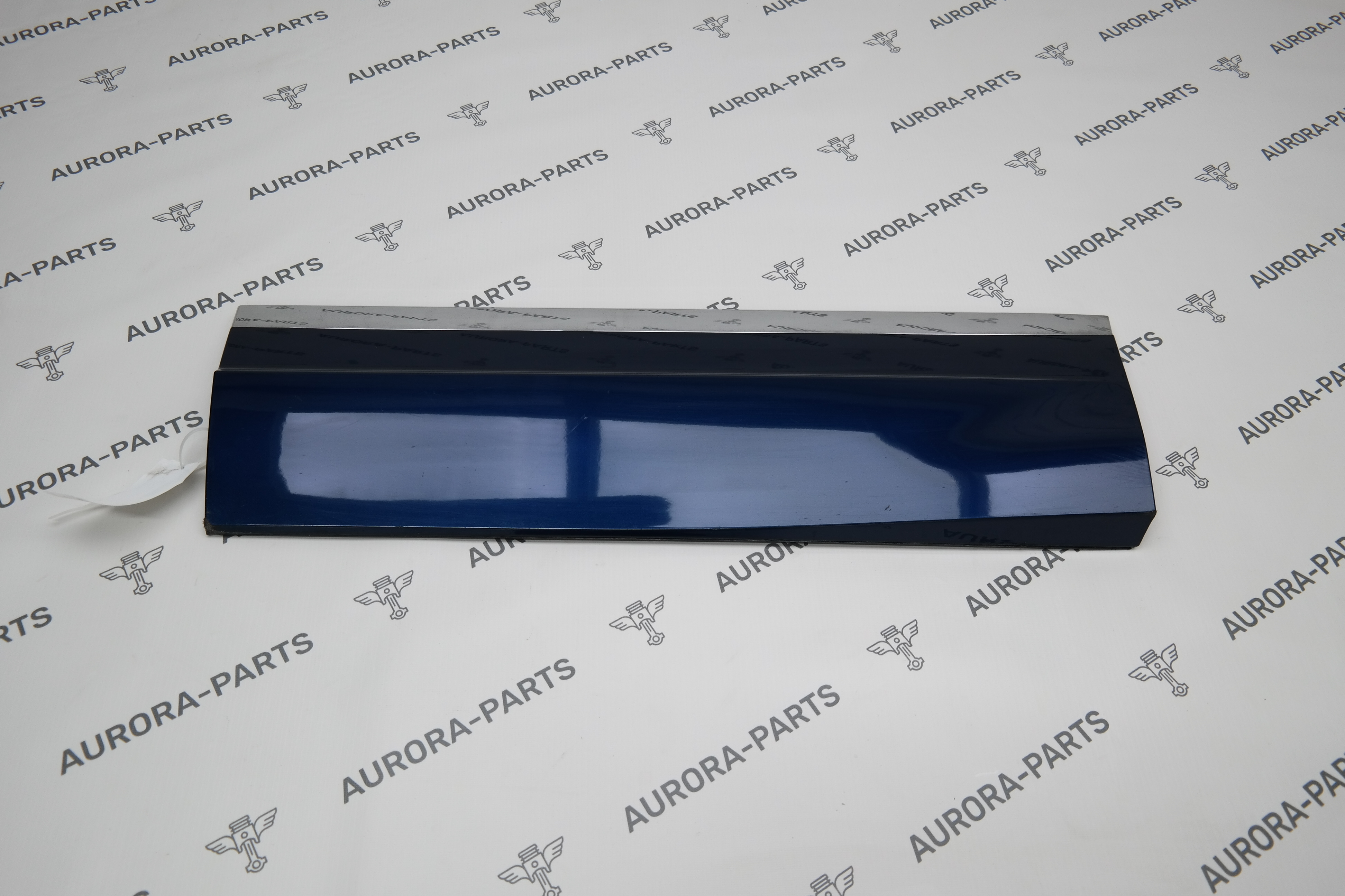 Молдинг задней двери нижний LH VW Touareg