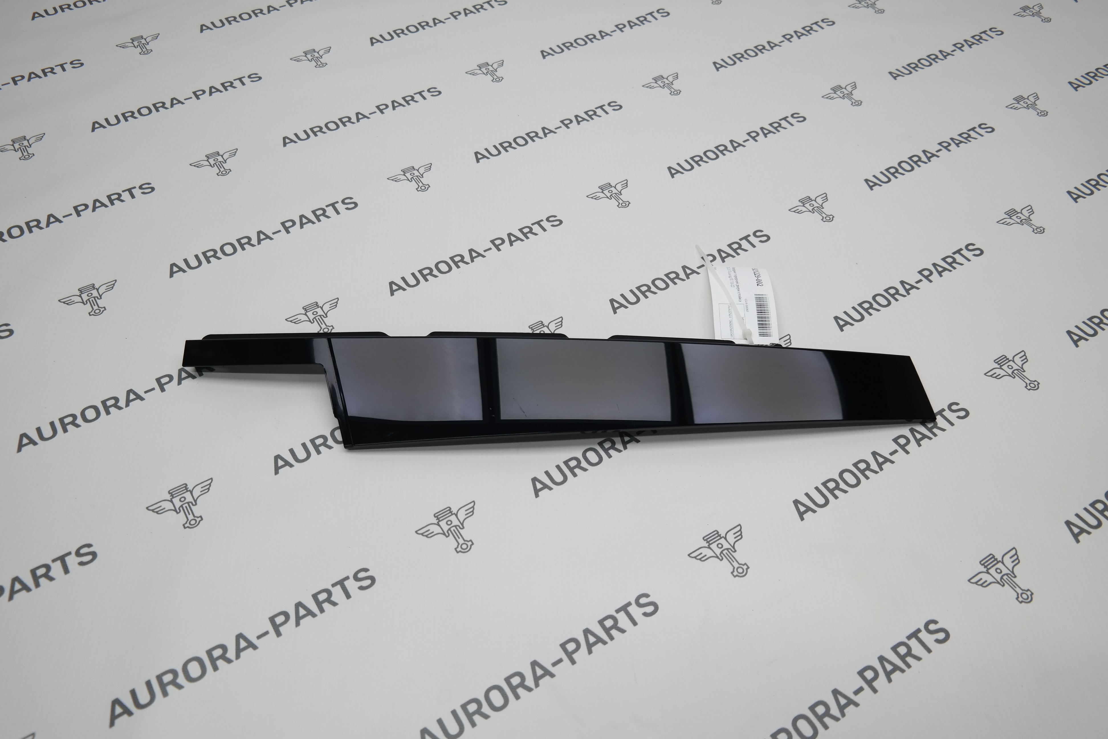 Молдинг передней двери стойка B LH VW Touareg