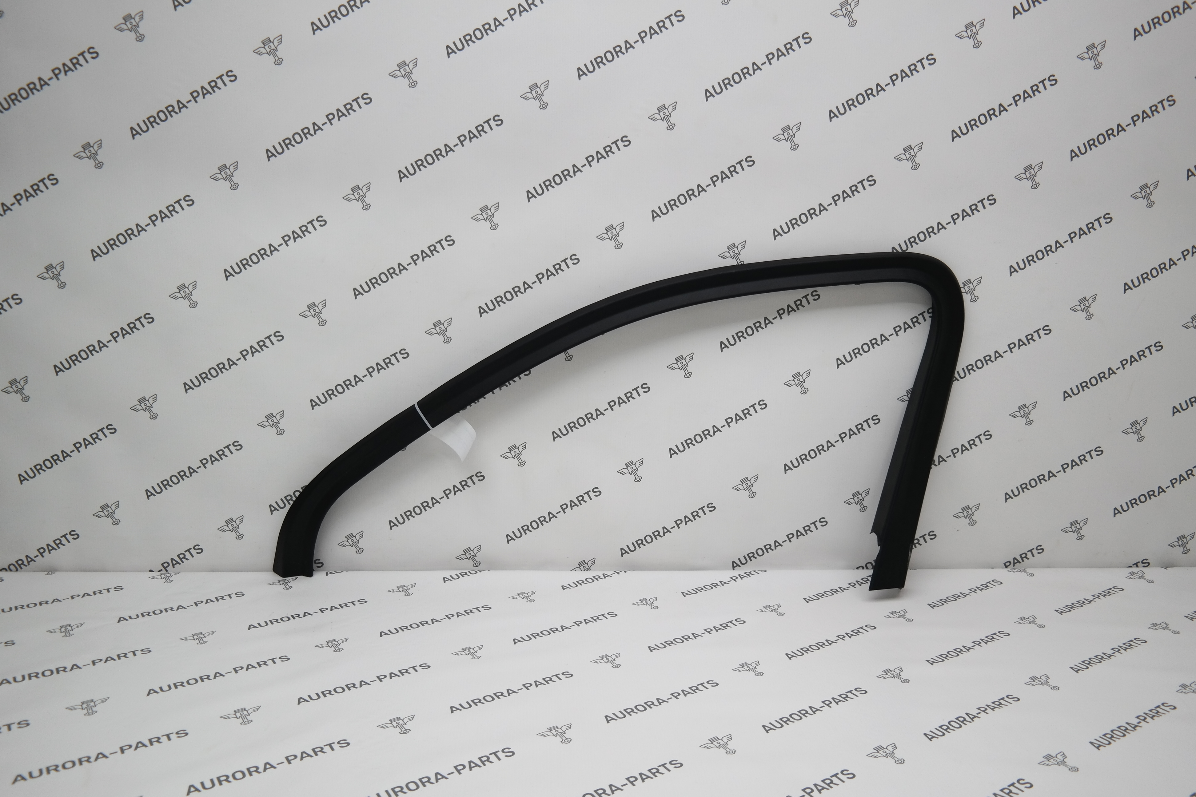 Молдинг рамки передней двери RH VW Touareg