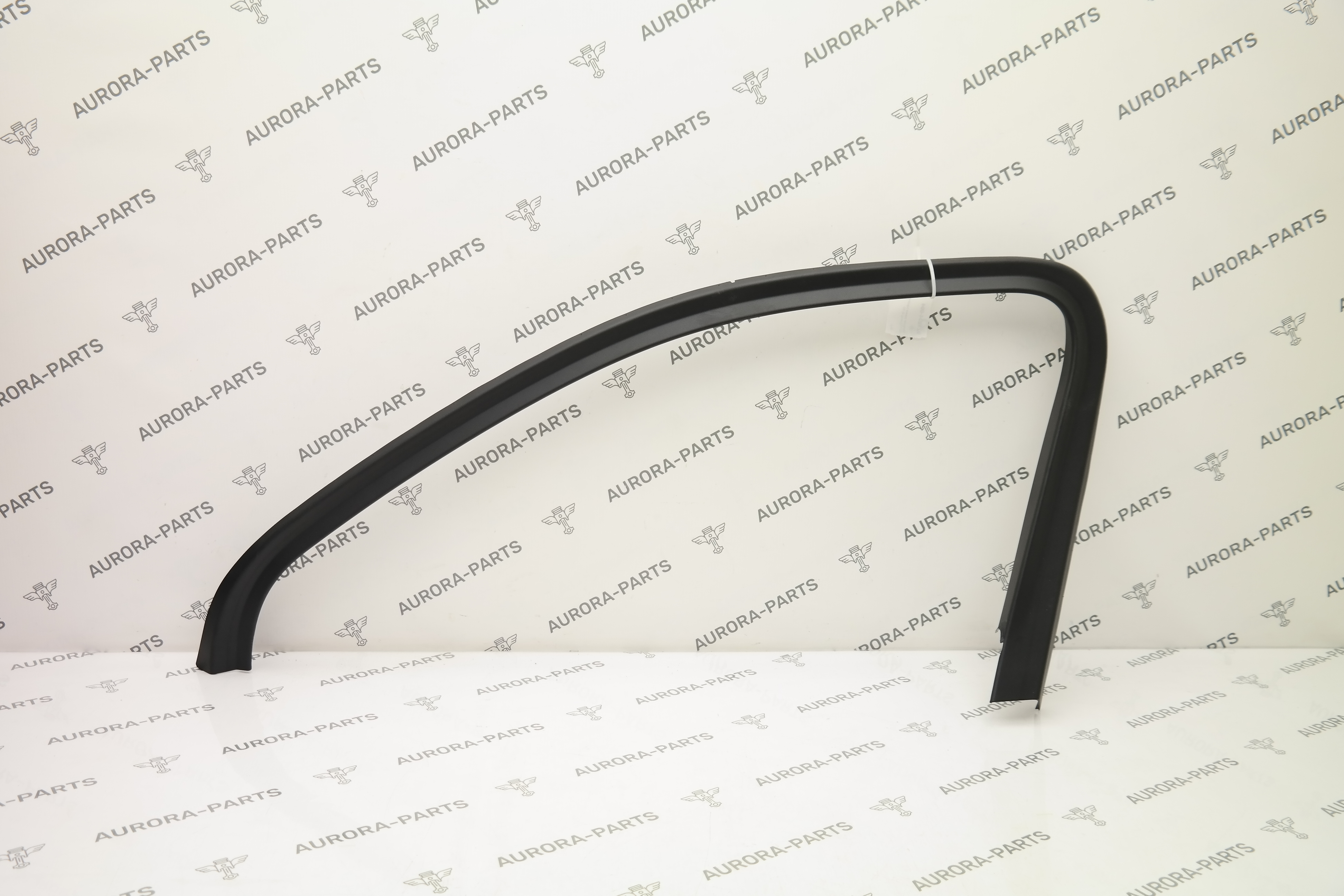 Молдинг рамки передней двери RH VW Touareg