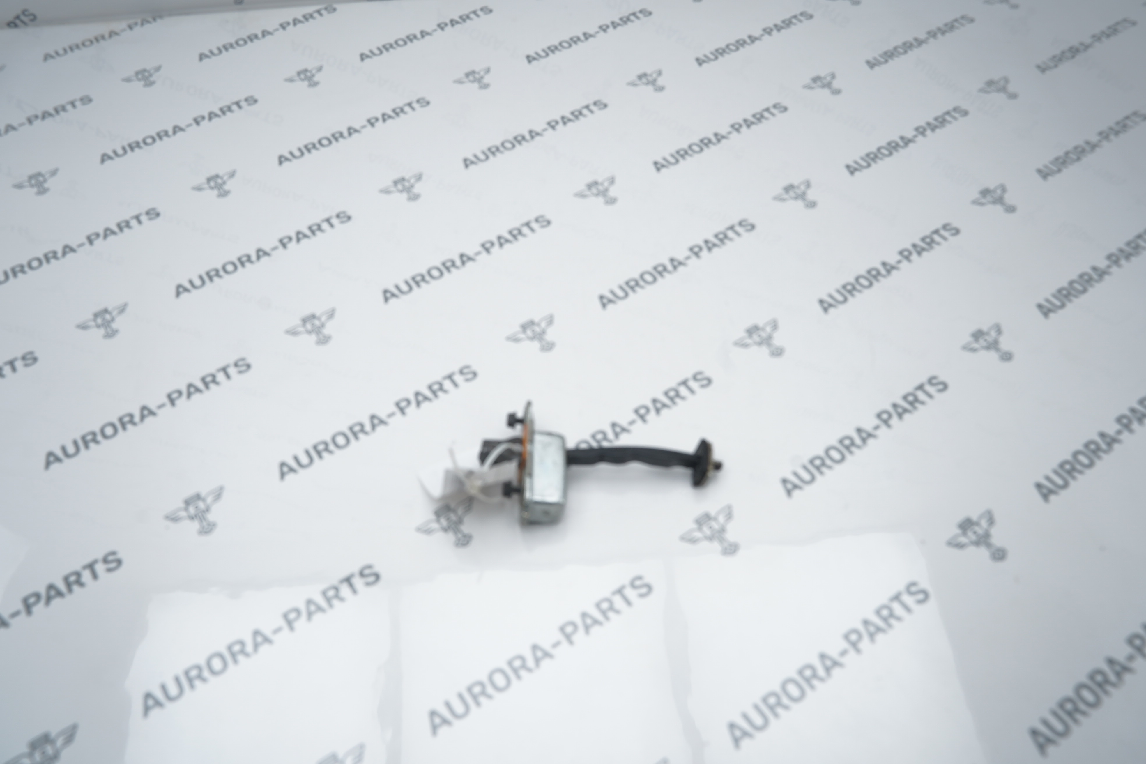 Ограничитель передней двери LH Hyundai Tucson