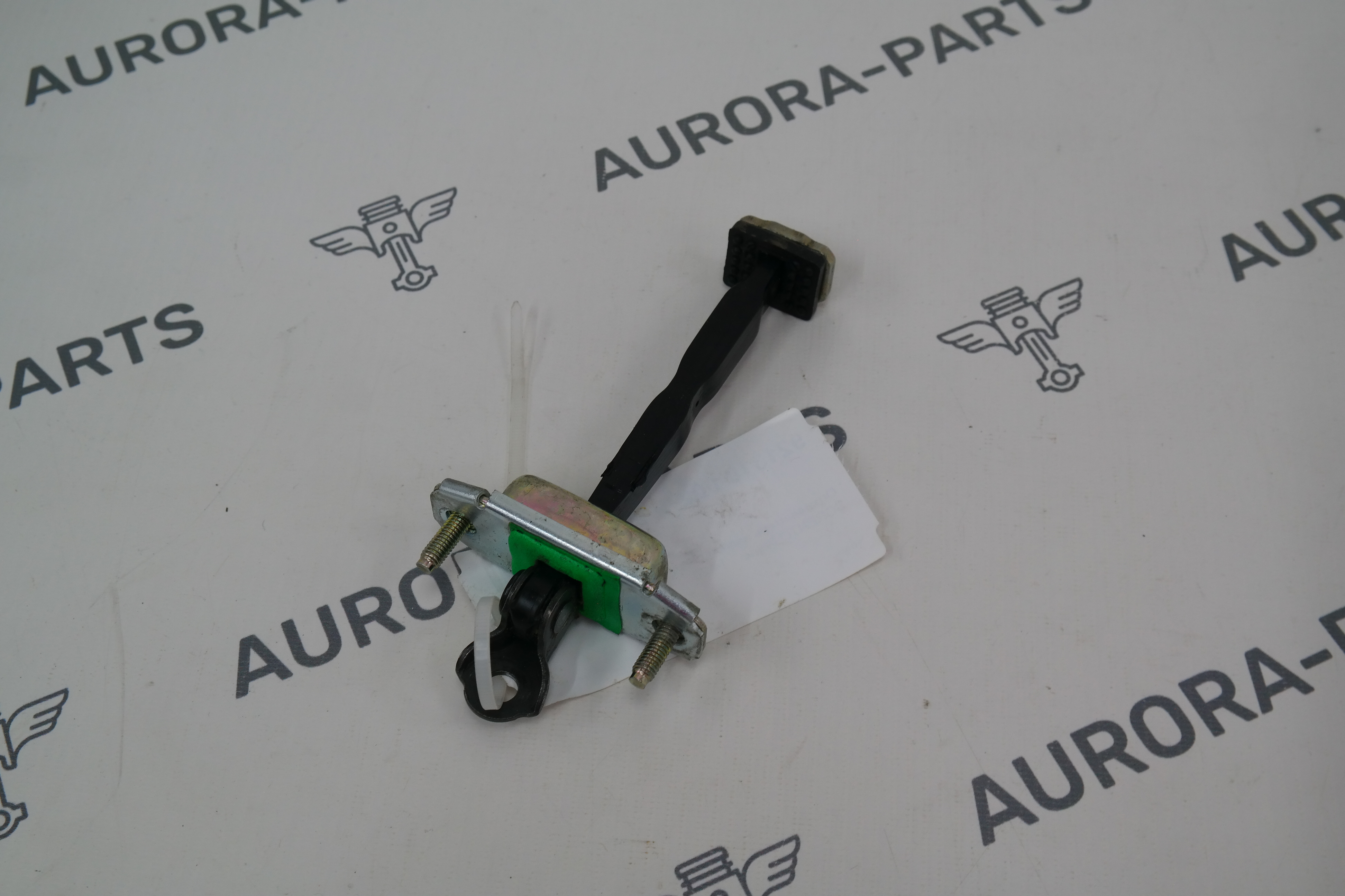 Ограничитель задней двери RH Kia Sorento