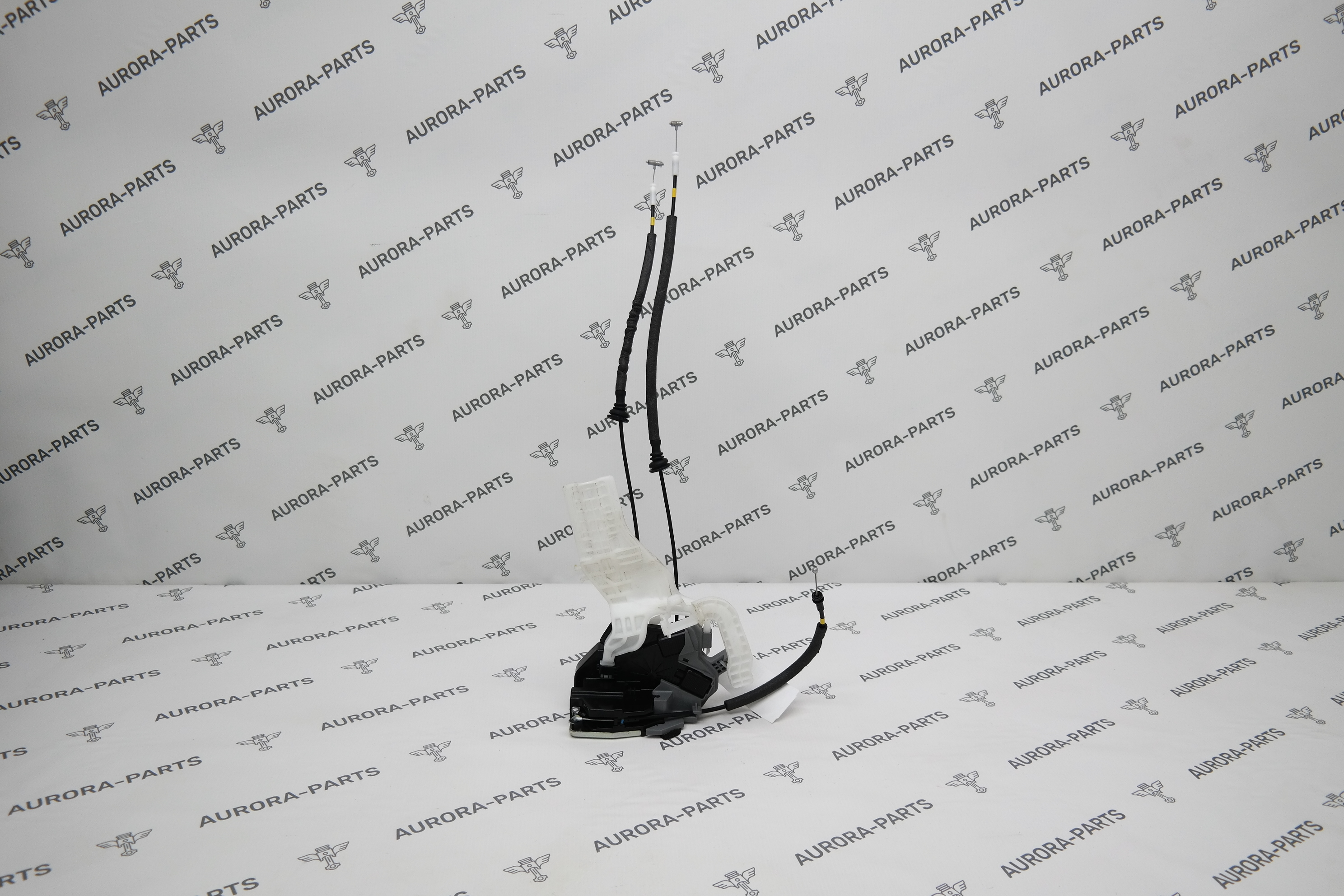 Замок задней двери LH Kia Sorento