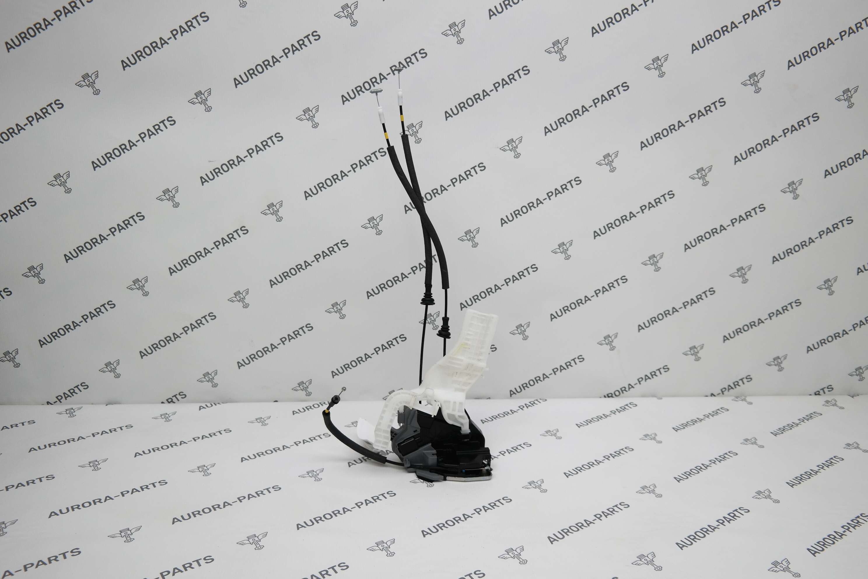 Замок задней двери RH Kia Sorento