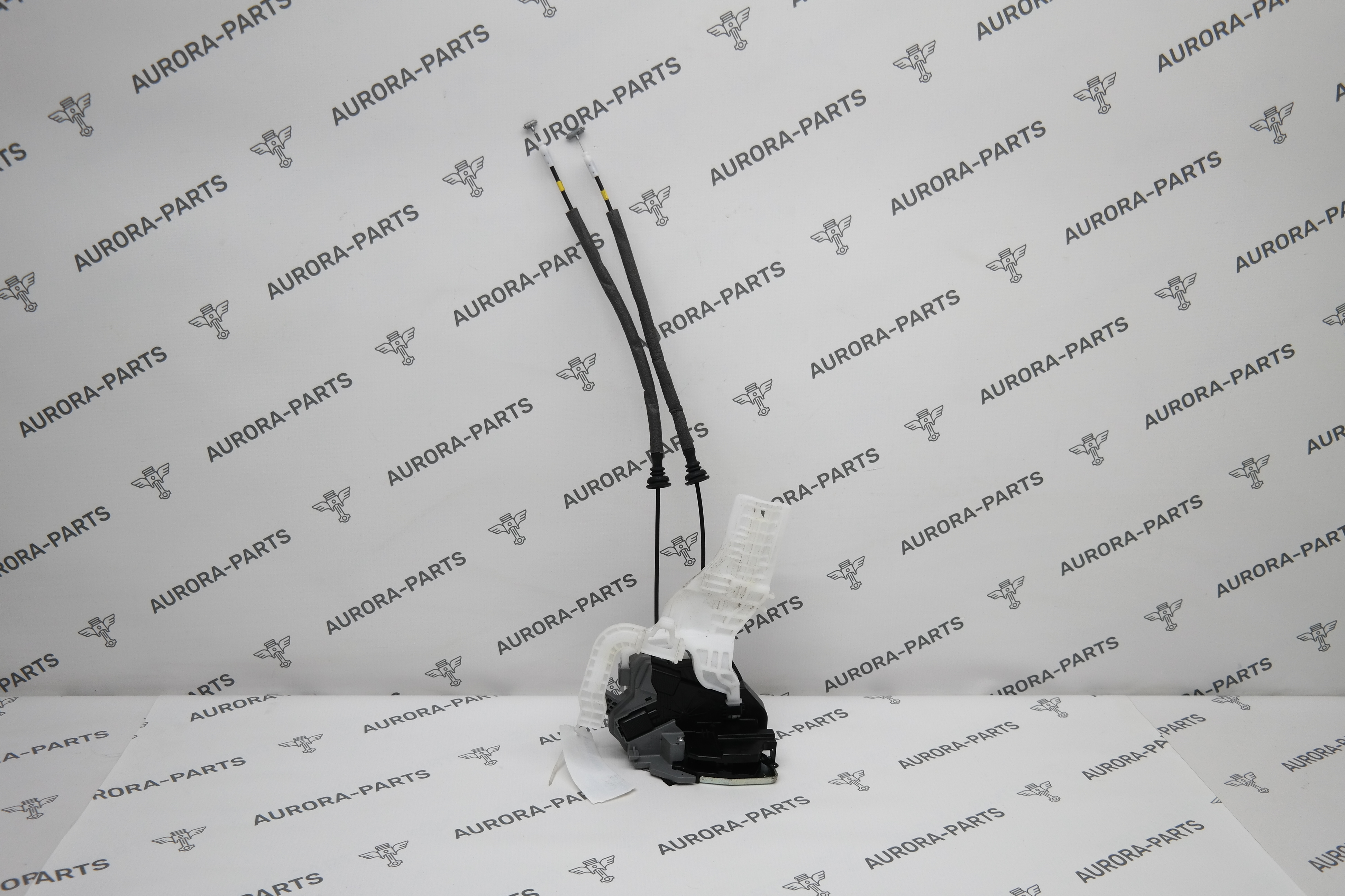 Замок задней двери RH Kia Sorento