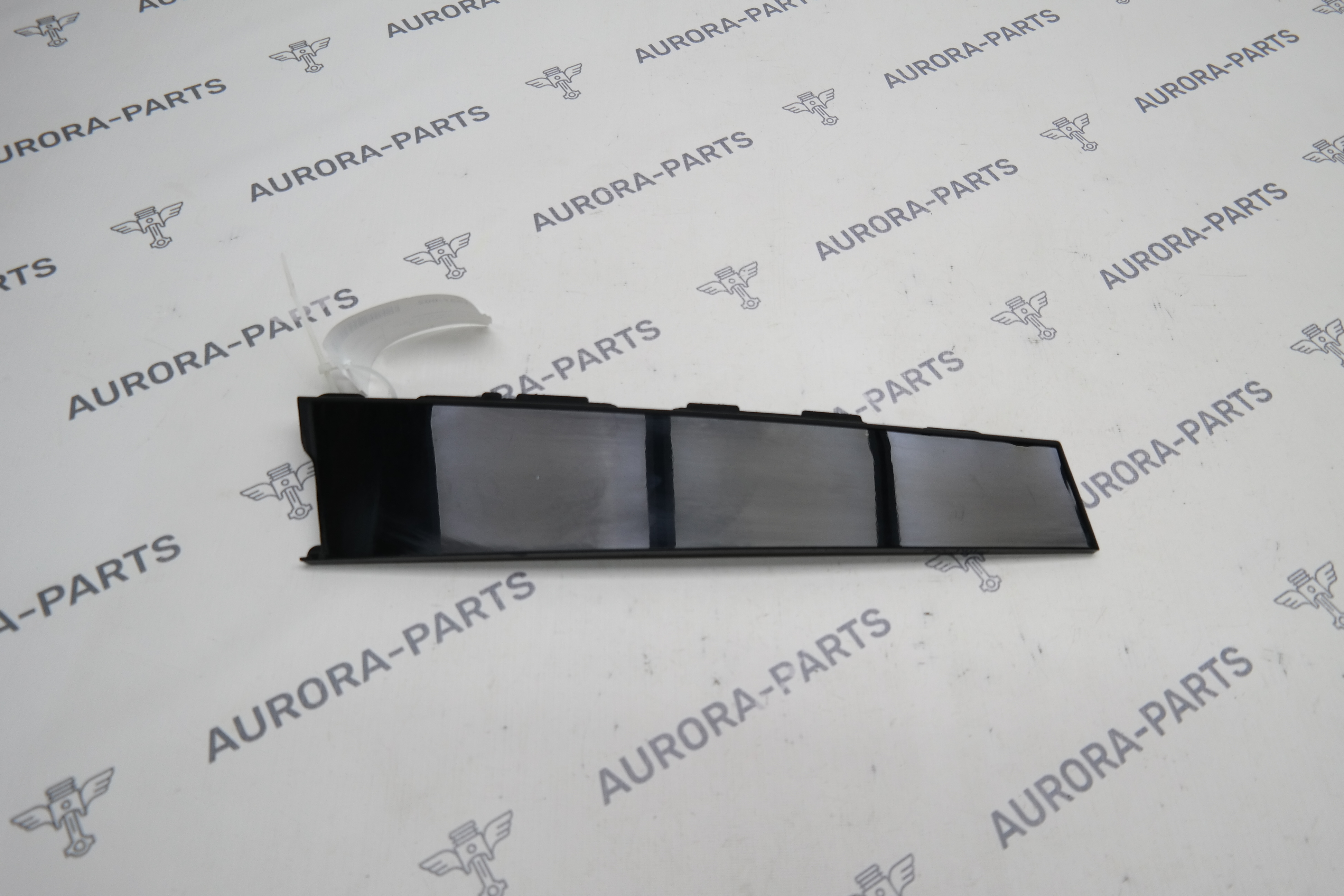 Накладка вертикальная передней двери (стойка B) LH Kia Sorento