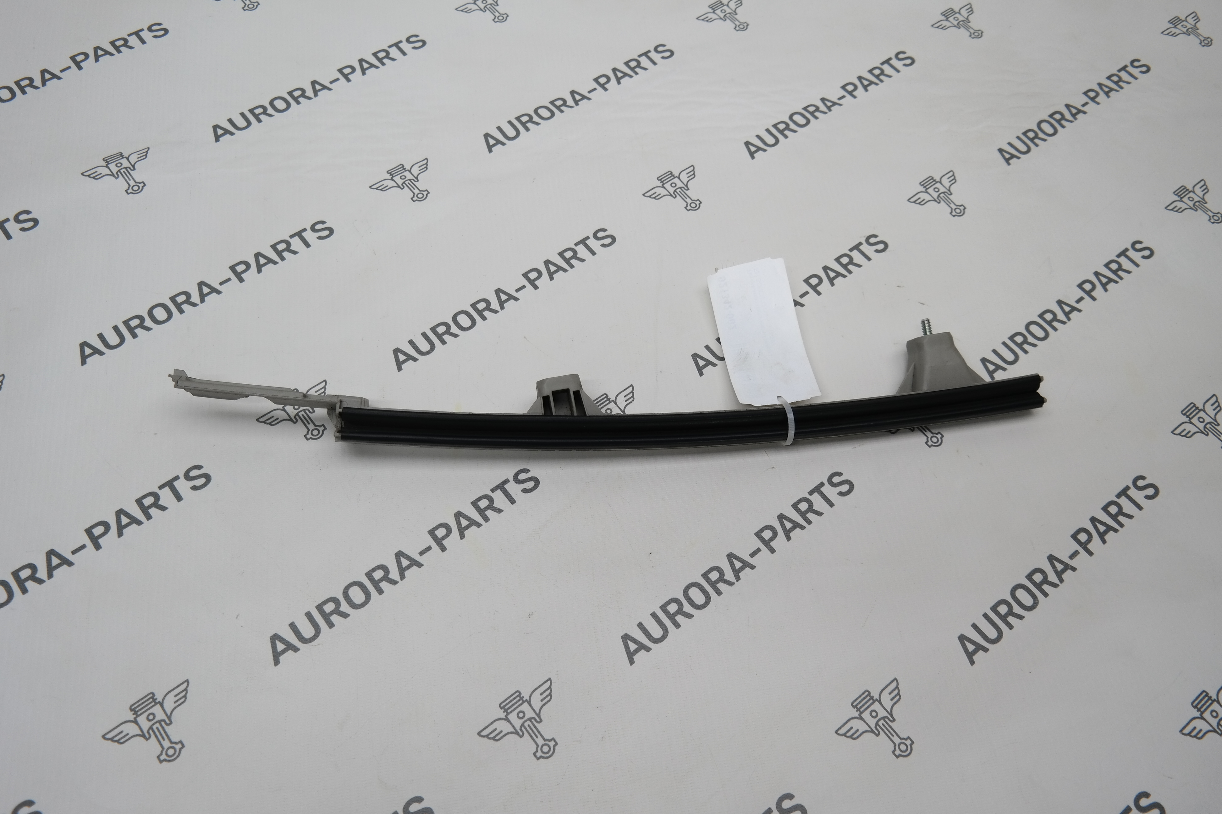 Перемычка стекла задней двери RH Kia Sorento