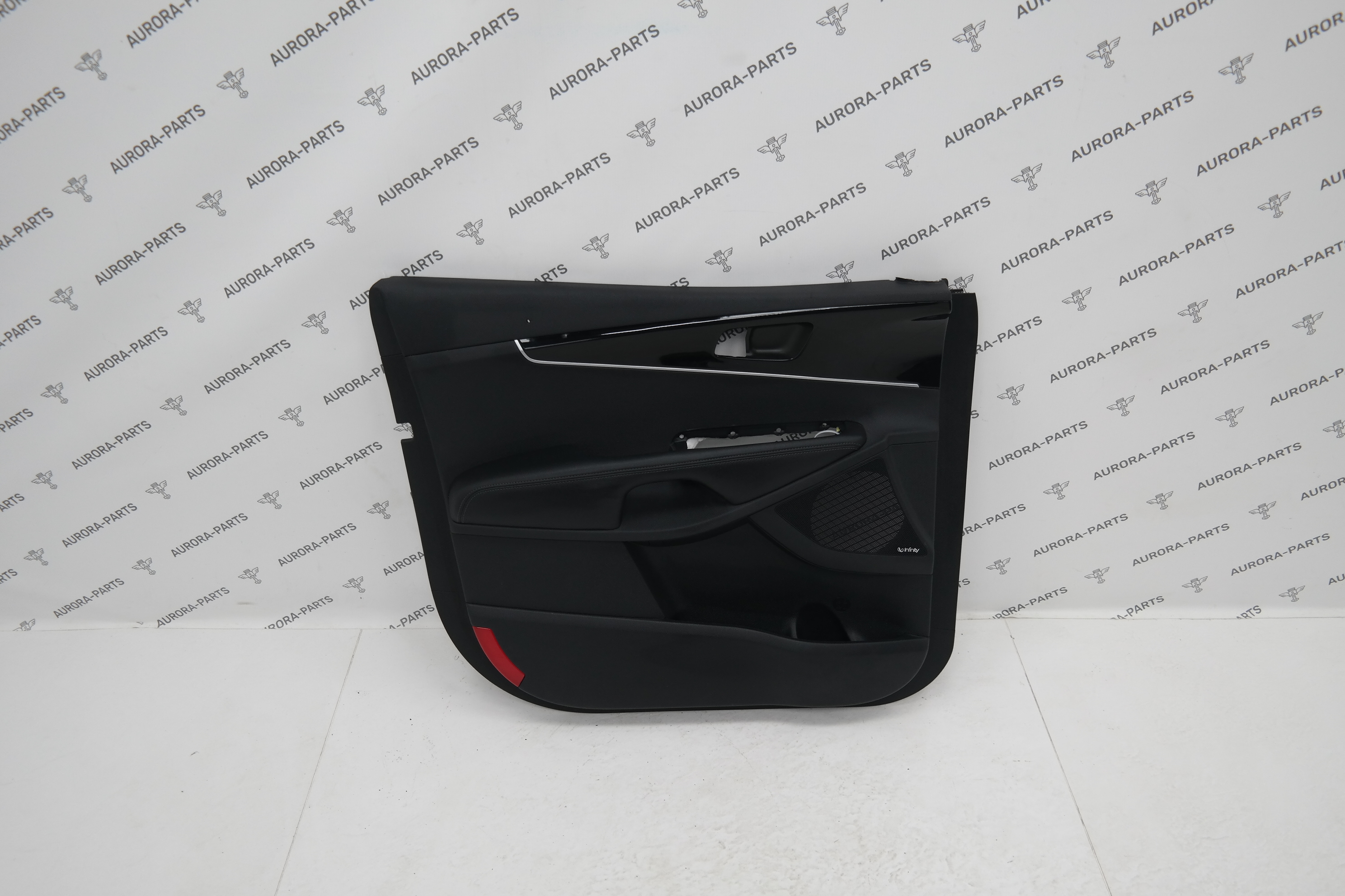 Обшивка передней двери LH Kia Sorento