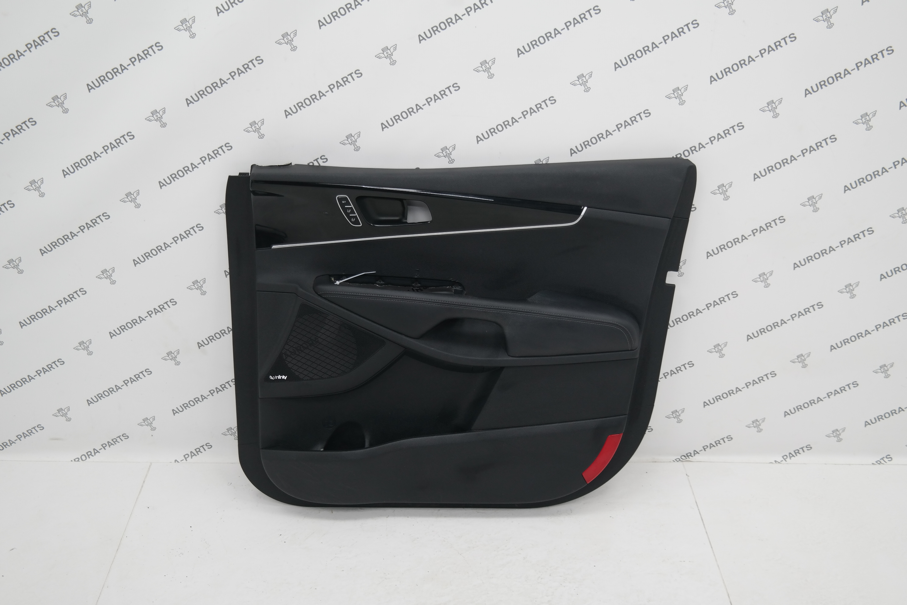 Обшивка передней двери RH Kia Sorento