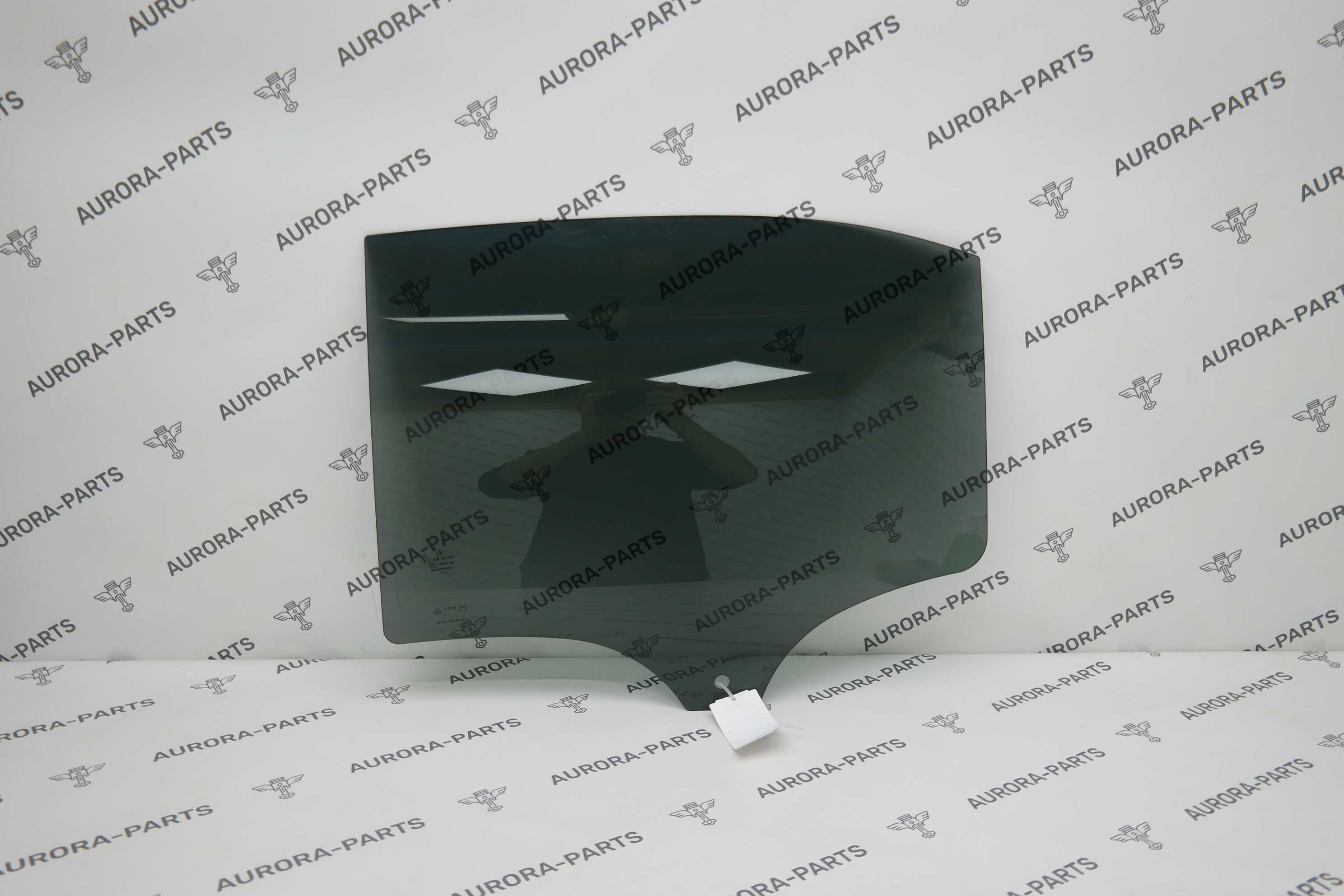 Стекло задней двери LH Mercedes A-Klasse