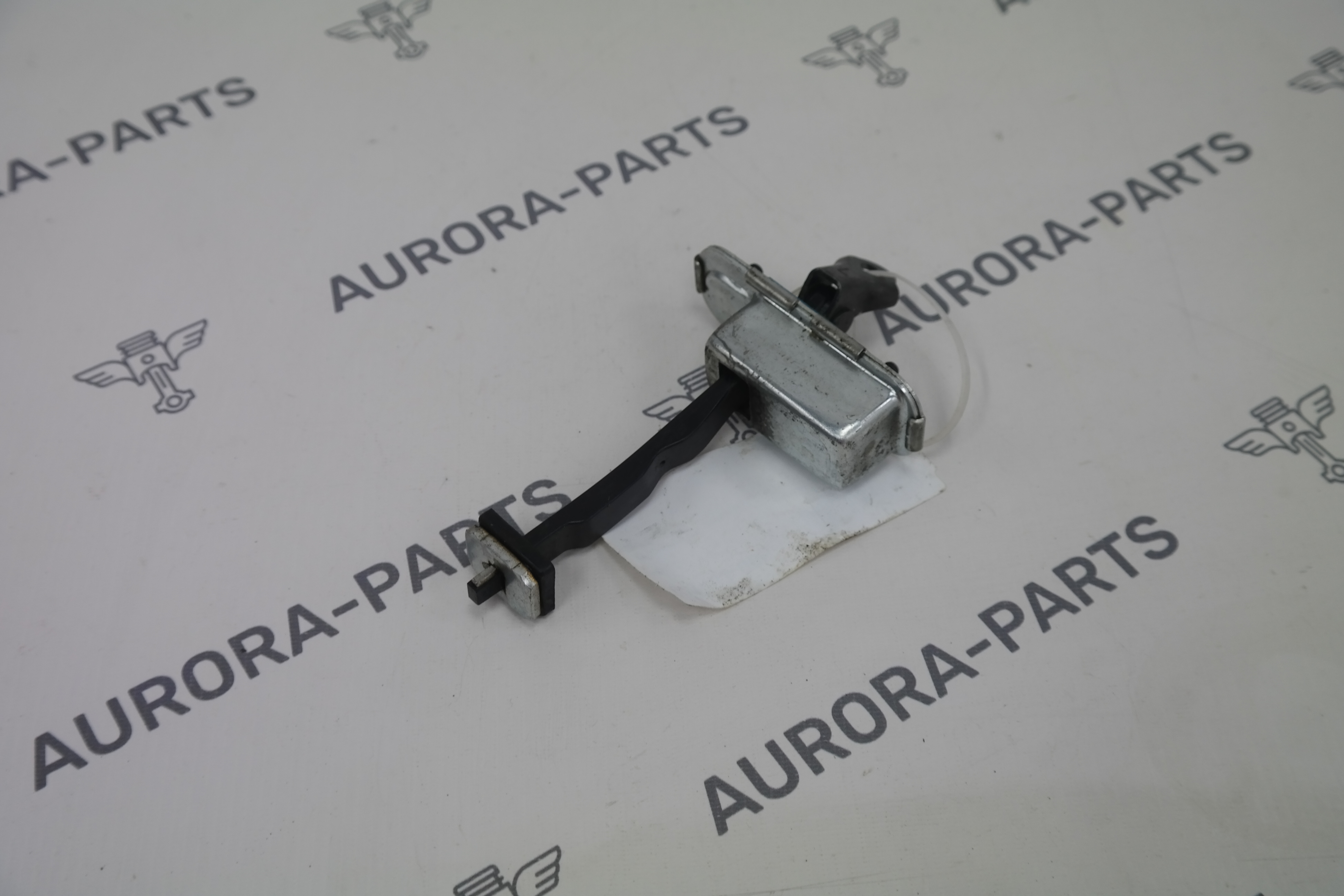 Ограничитель задней двери LH Hyundai Tucson