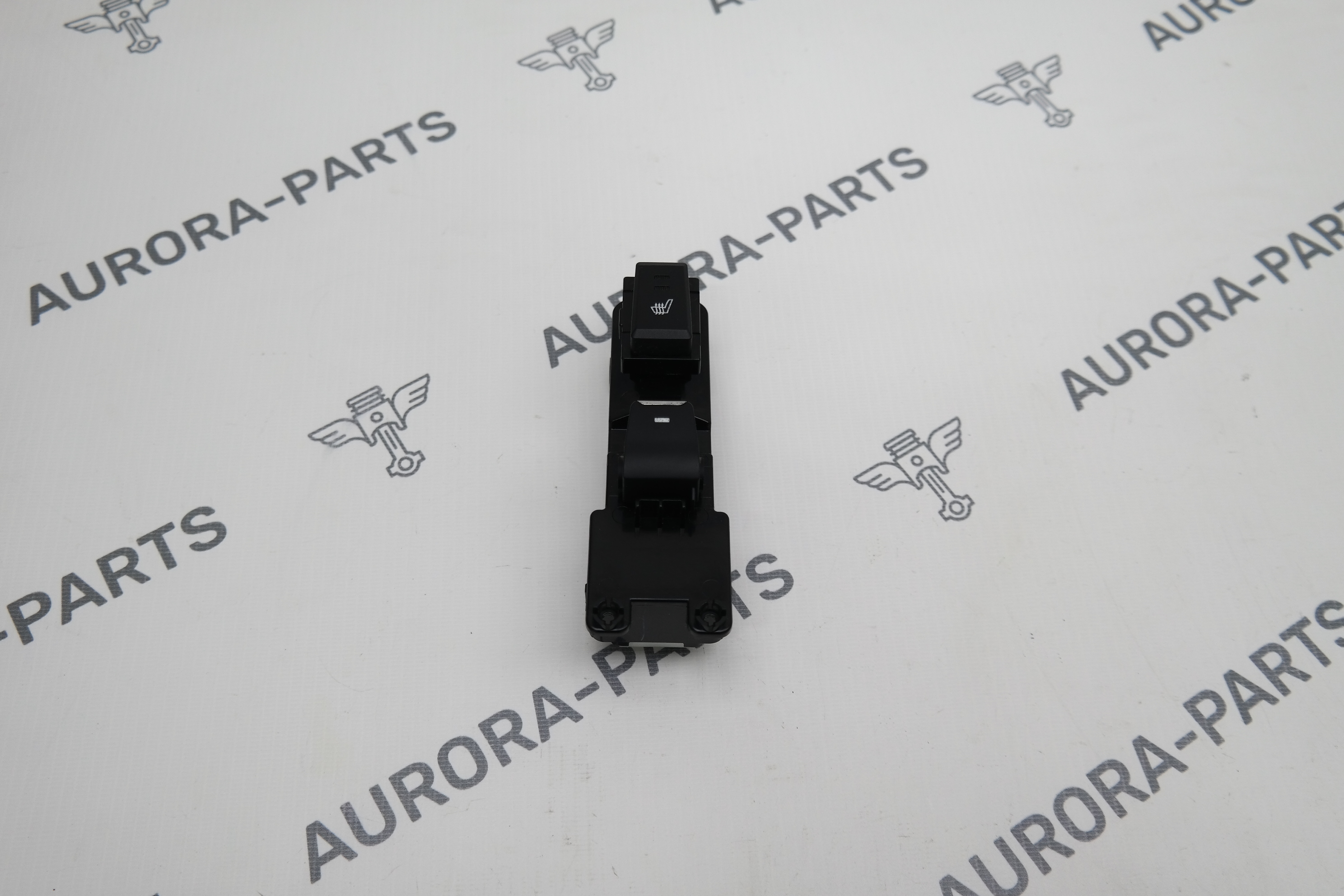 Кнопка стеклоподъемника и обогрева задних пасажиров LH Hyundai Tucson