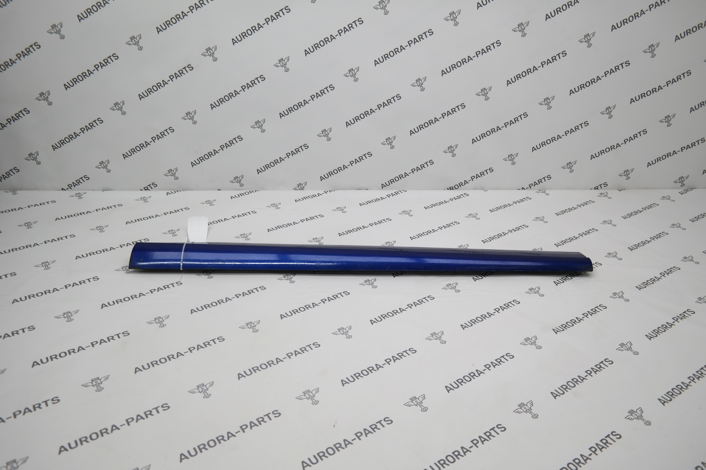 Молдинг передней двери нижний RH Audi Q5 