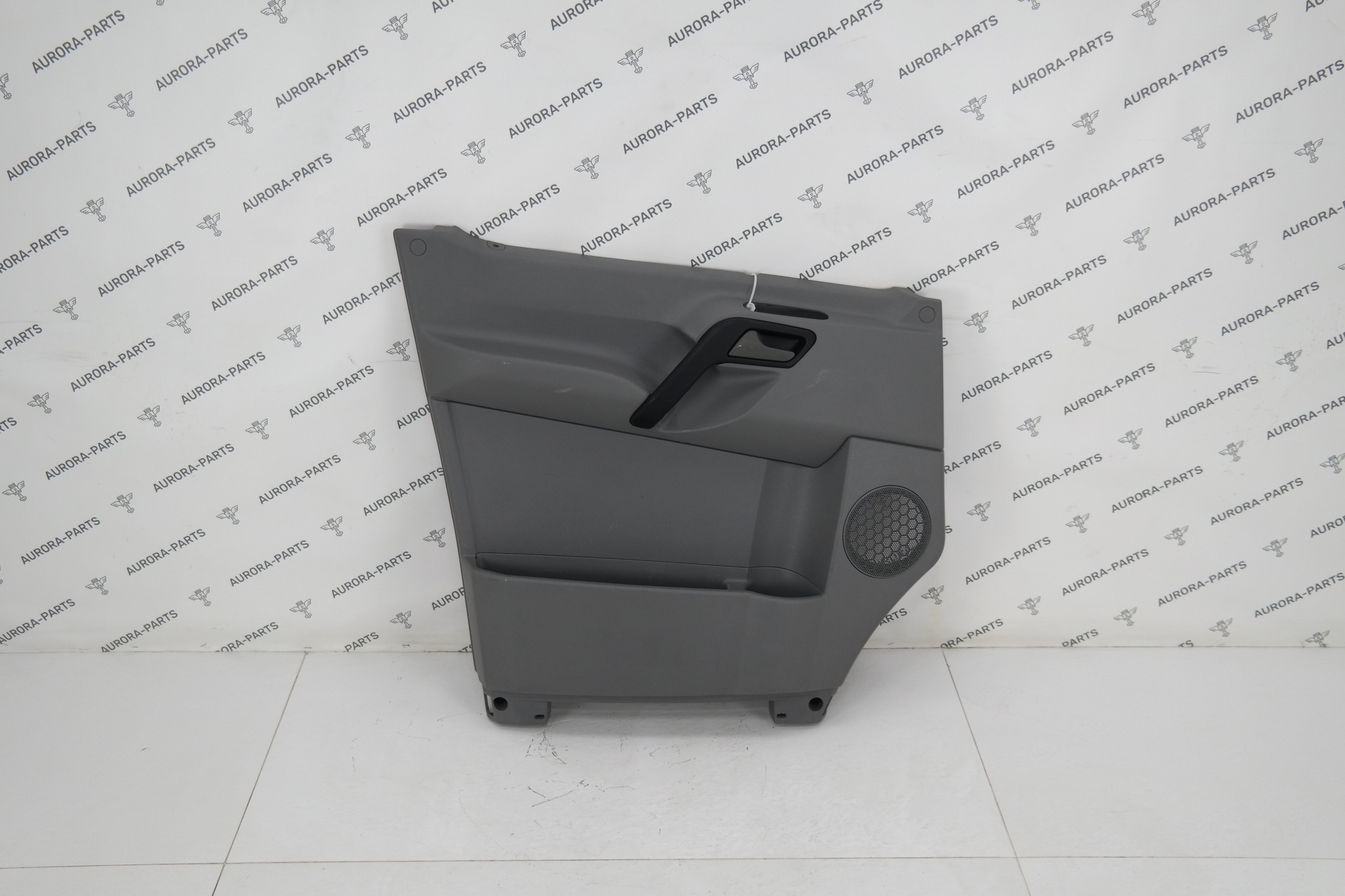 Обшивка передней двери LH Mercedes Sprinter