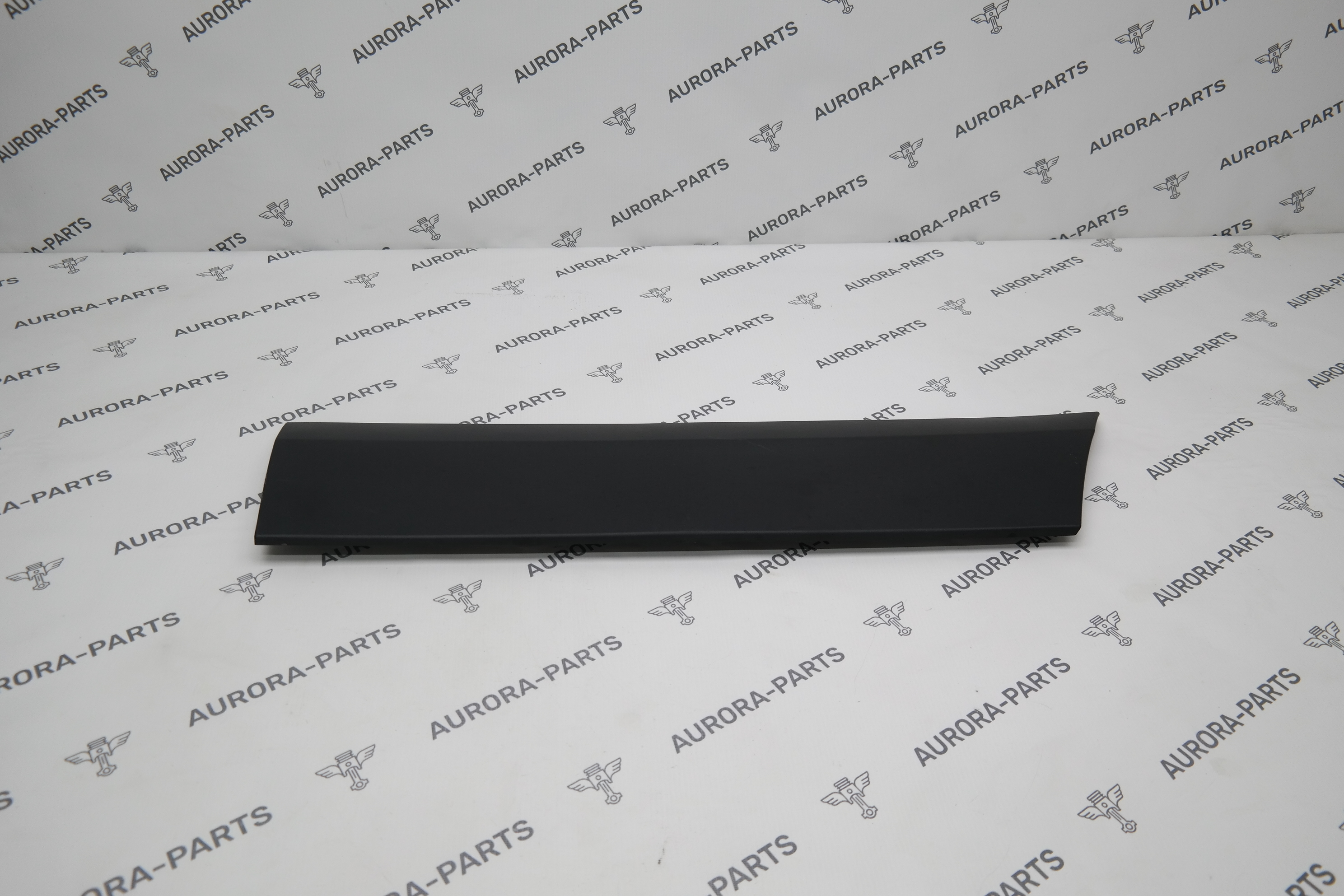 Молдинг передней двери RH Mercedes Sprinter