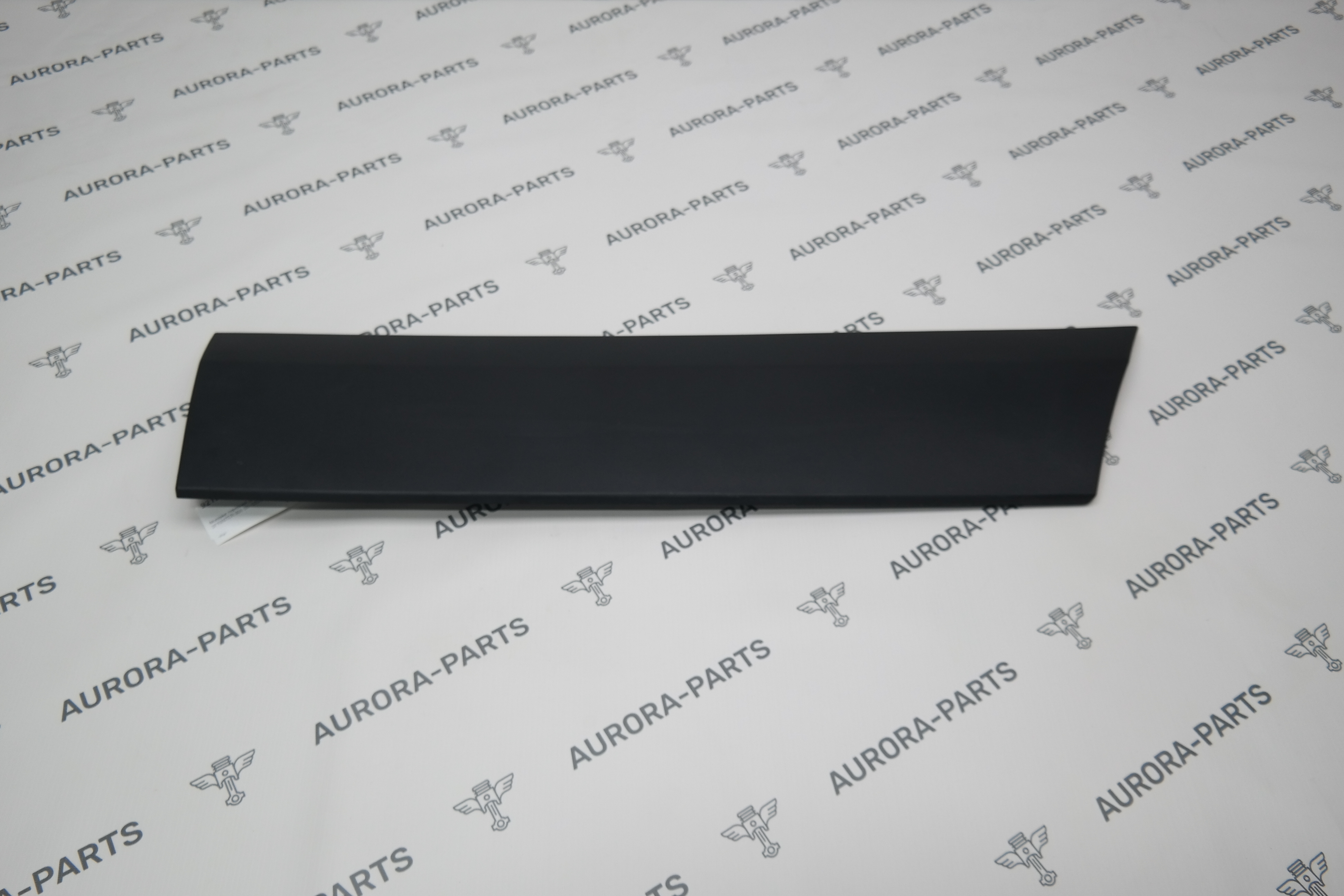 Молдинг передней двери RH Mercedes Sprinter