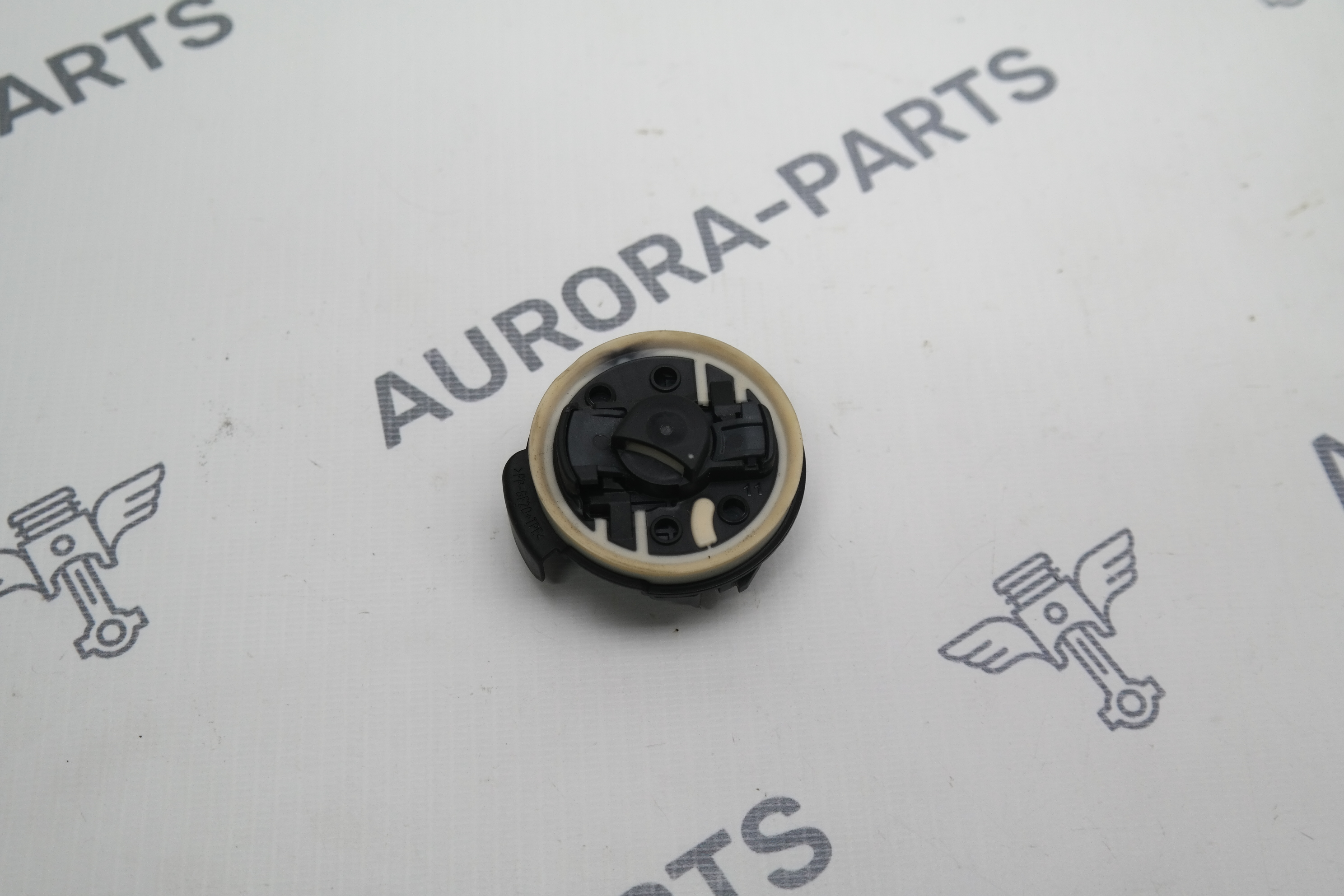 Датчик удара передней панели Audi Q7