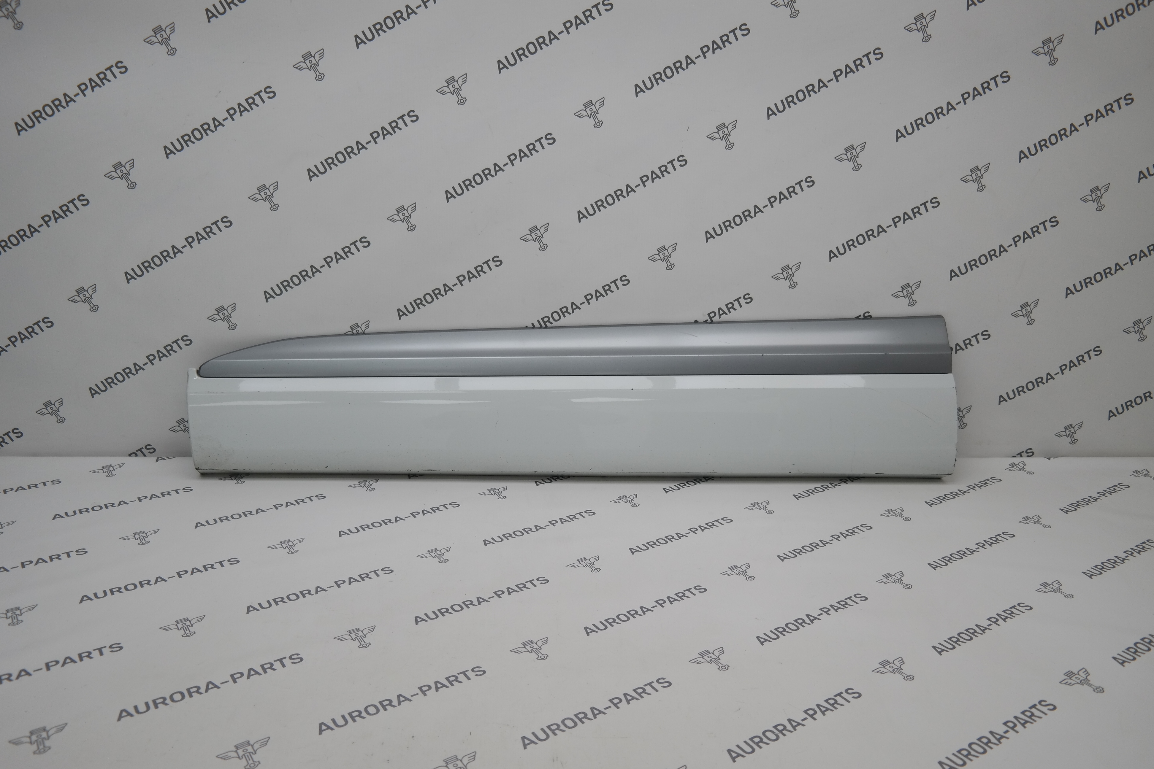 Молдинг передней двери нижний LH Audi Q7