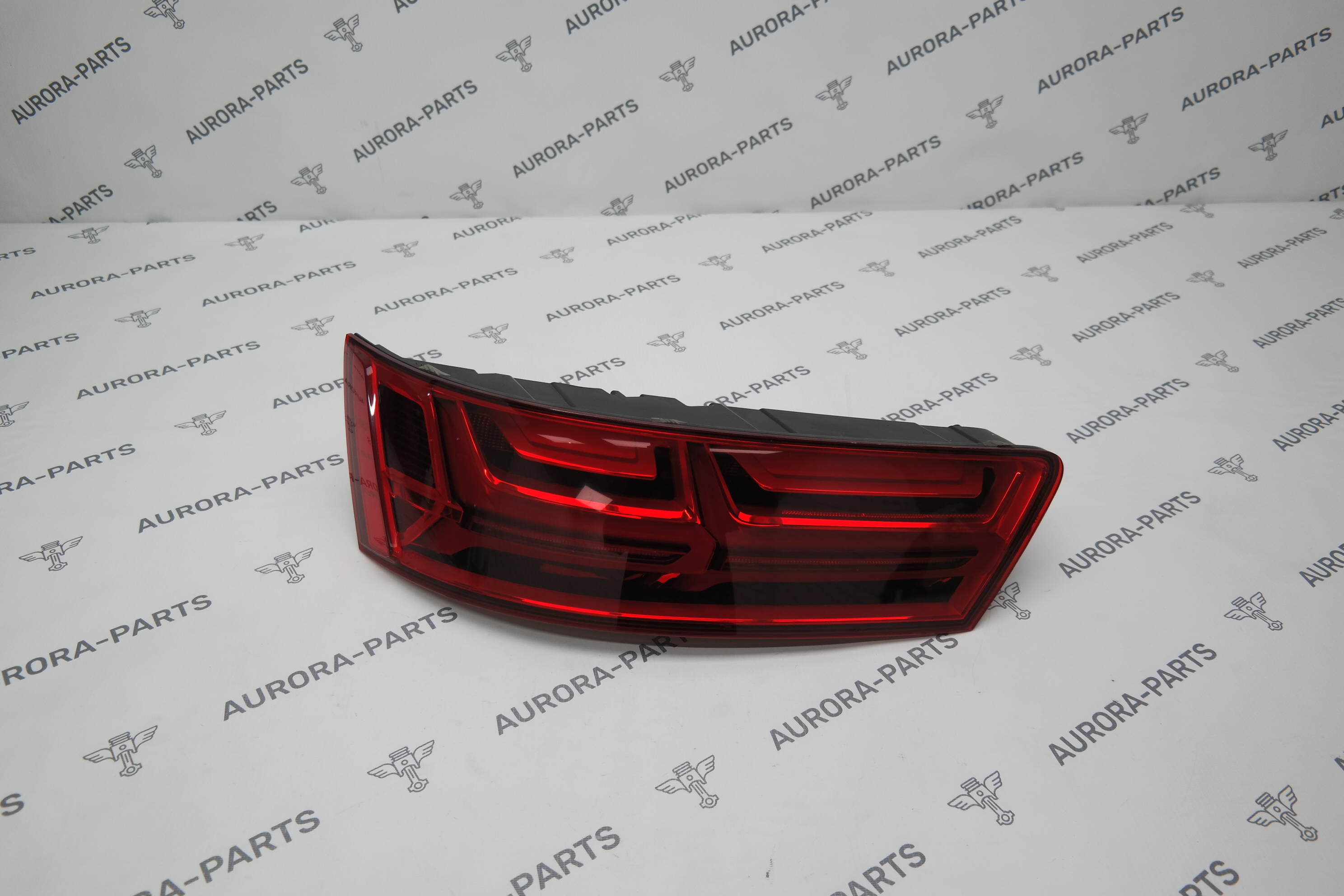 Фонарь задний LH в крышку (светодиодный) Audi Q7