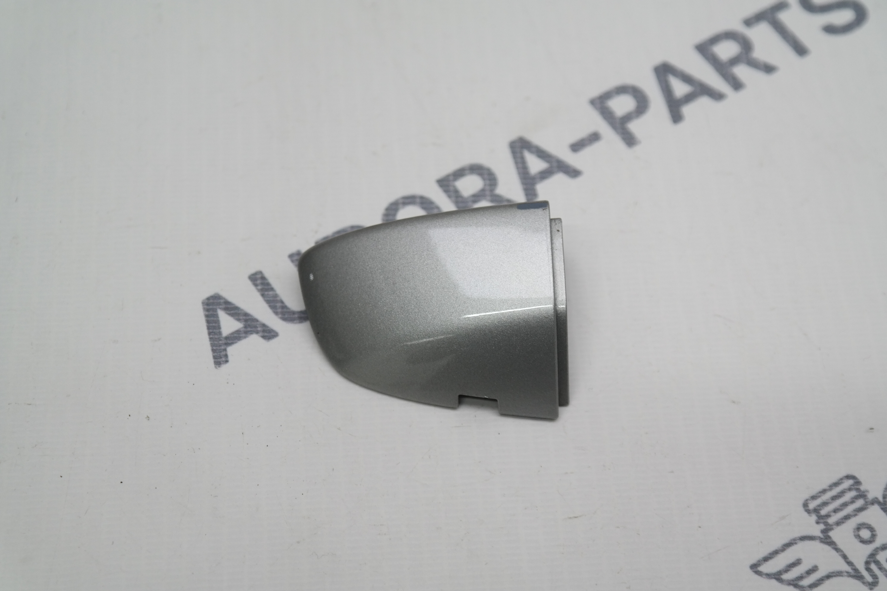 Хвостик наружной ручки двери RH VW Tiguan