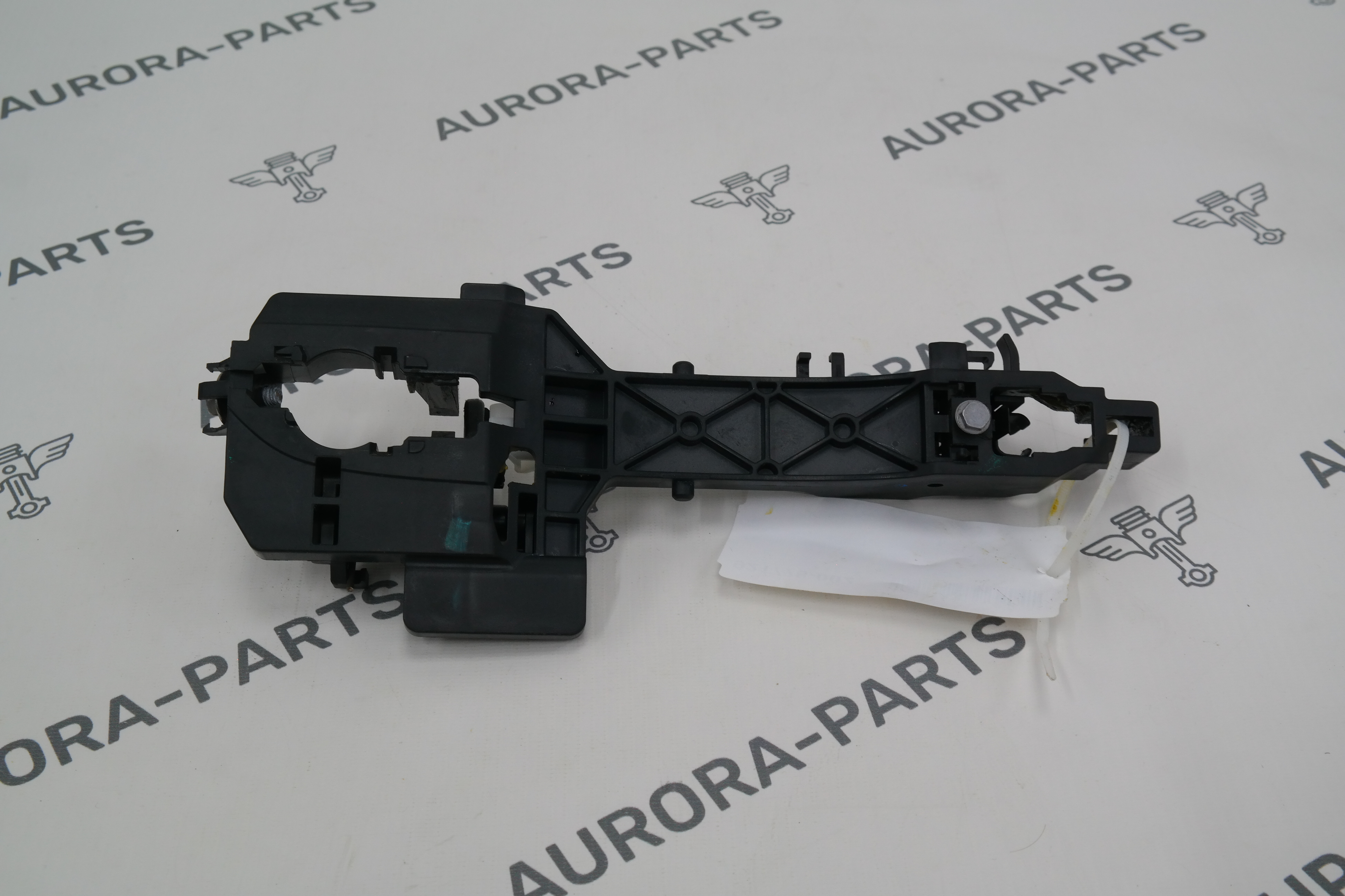 Кронштейн наружней ручки двери передний RH Hyundai Tucson