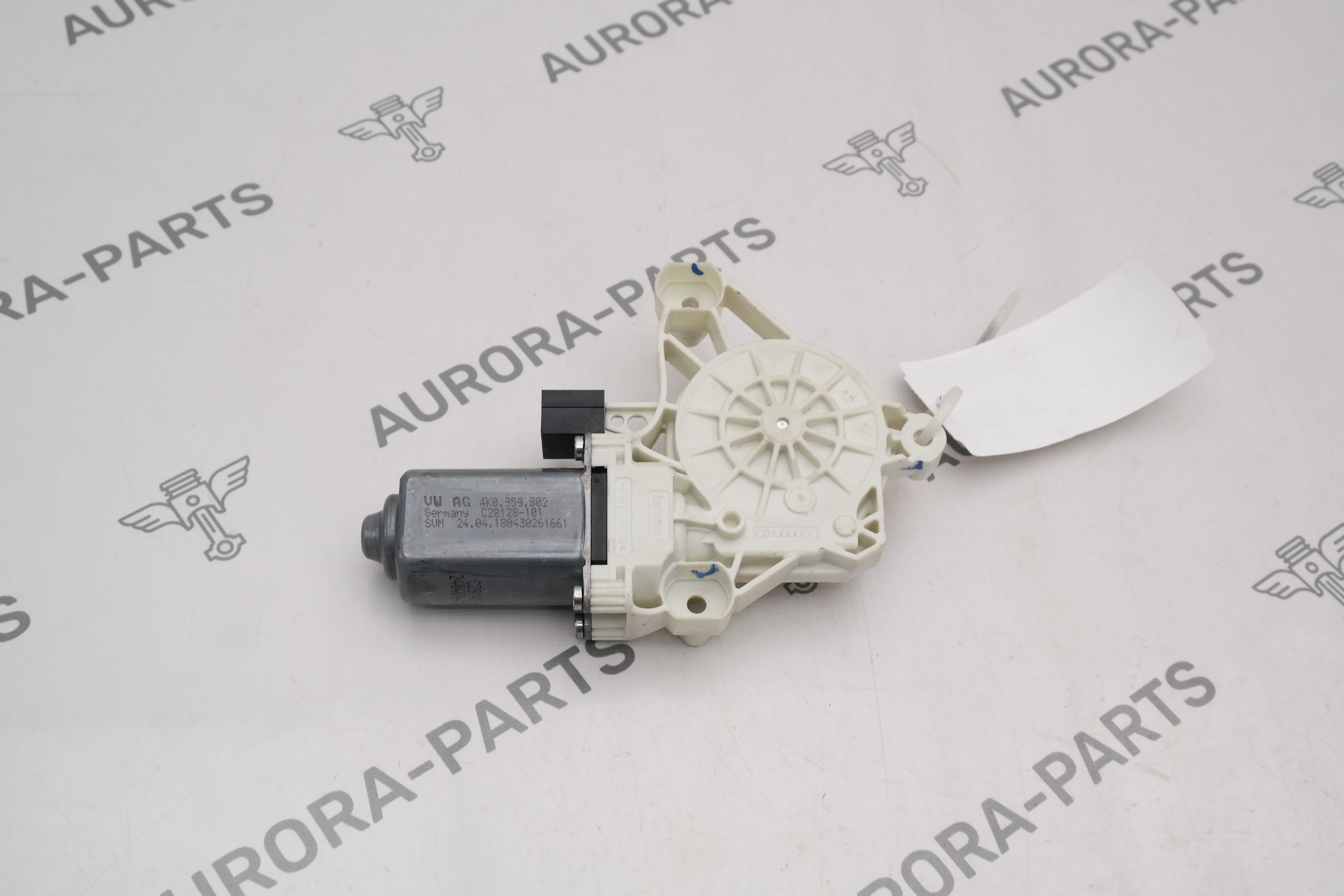 Моторчик стеклоподъемника RH Audi A6 
