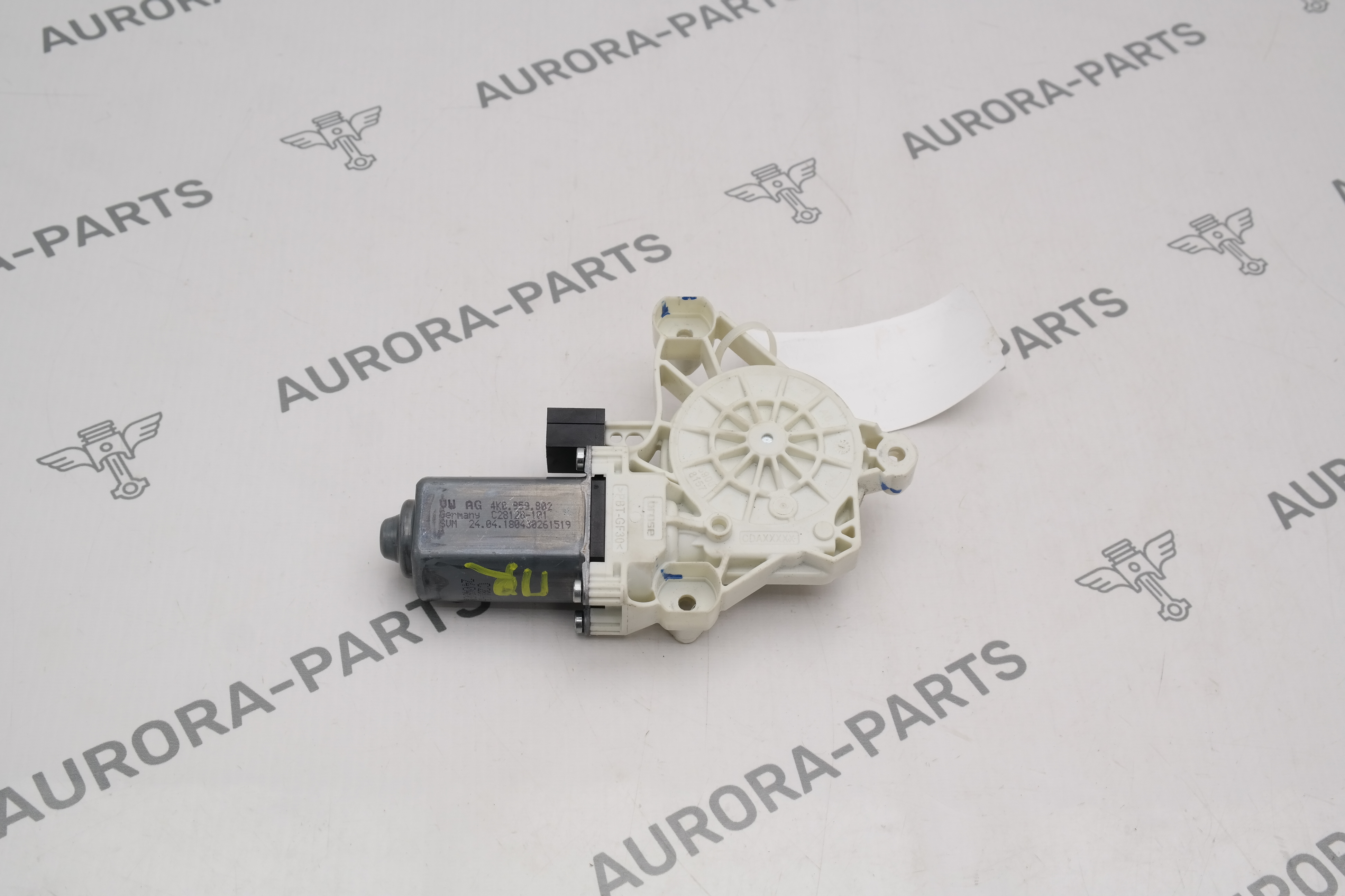 Моторчик стеклоподъемника RH Audi A6