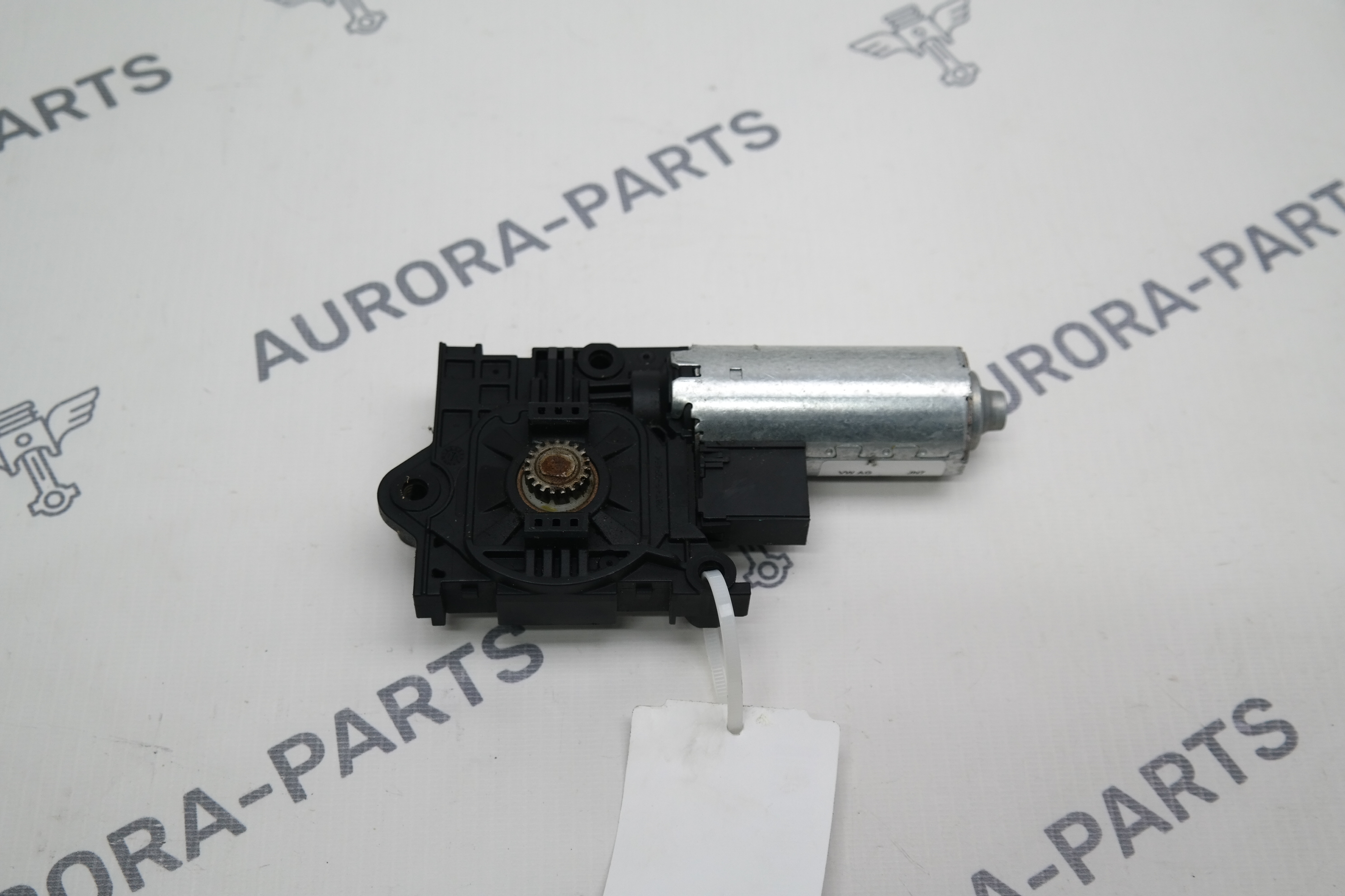 Моторчик люка Audi Q7