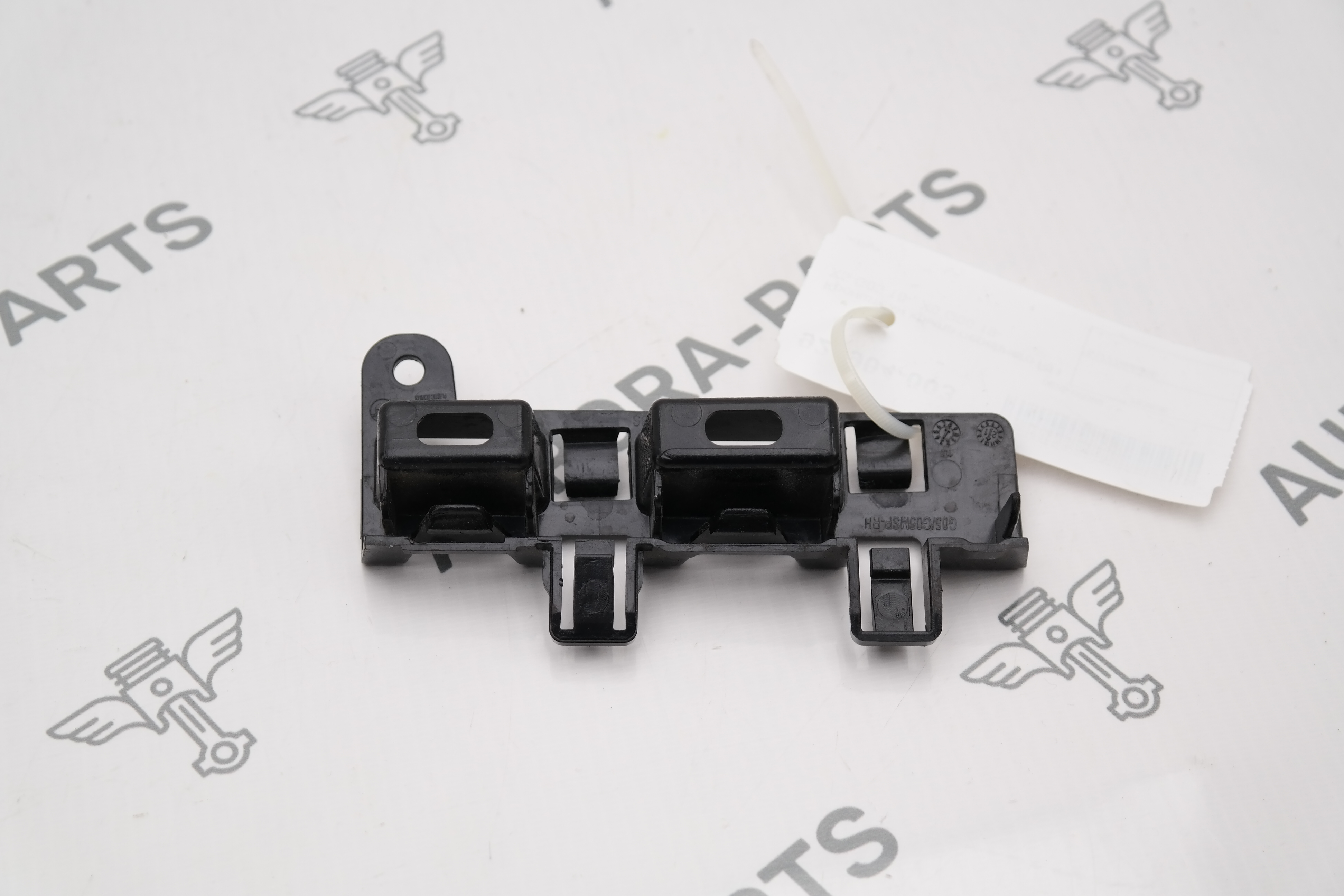 Кронштейн крыла переднего RH BMW X5