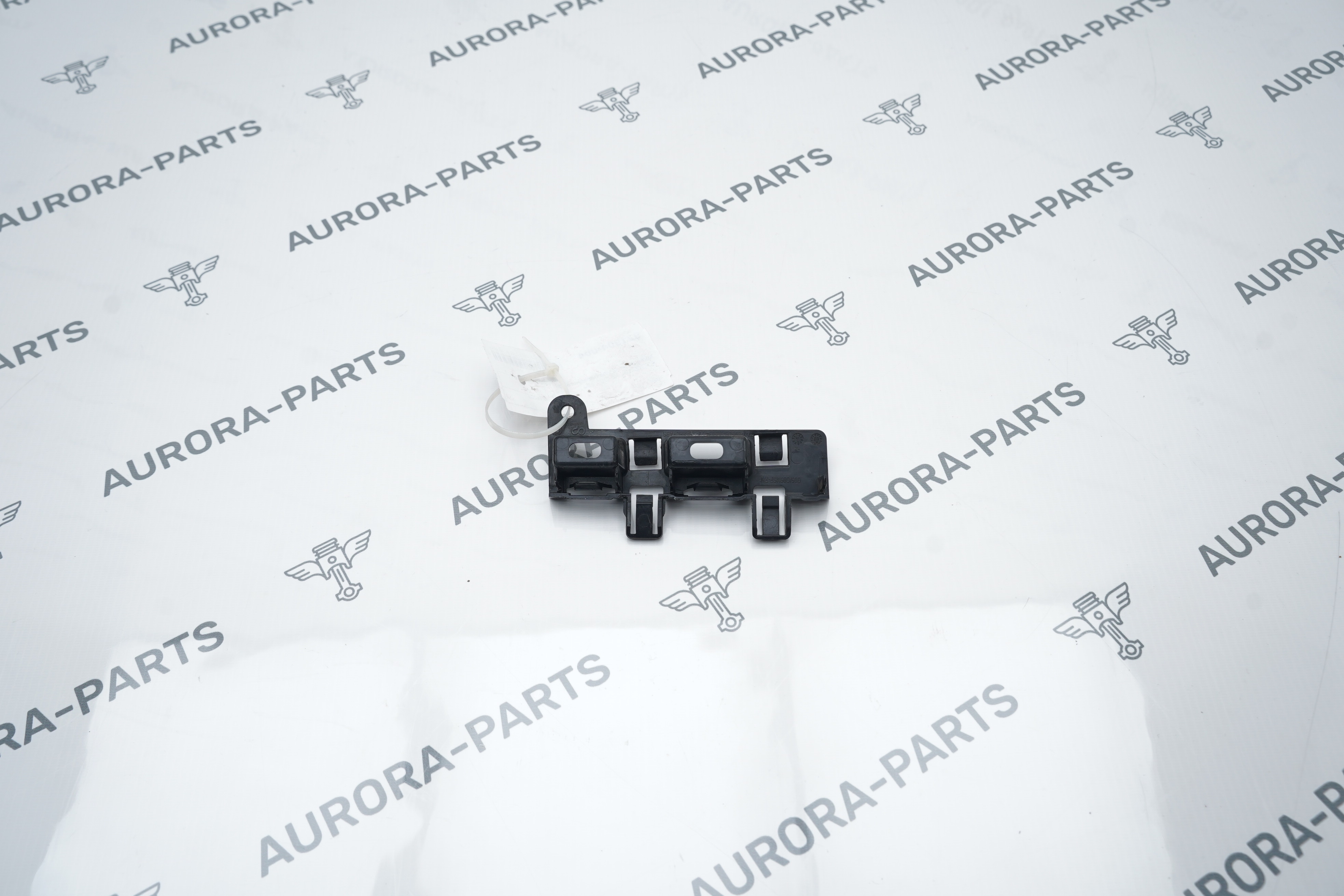 Кронштейн крыла переднего RH BMW X5