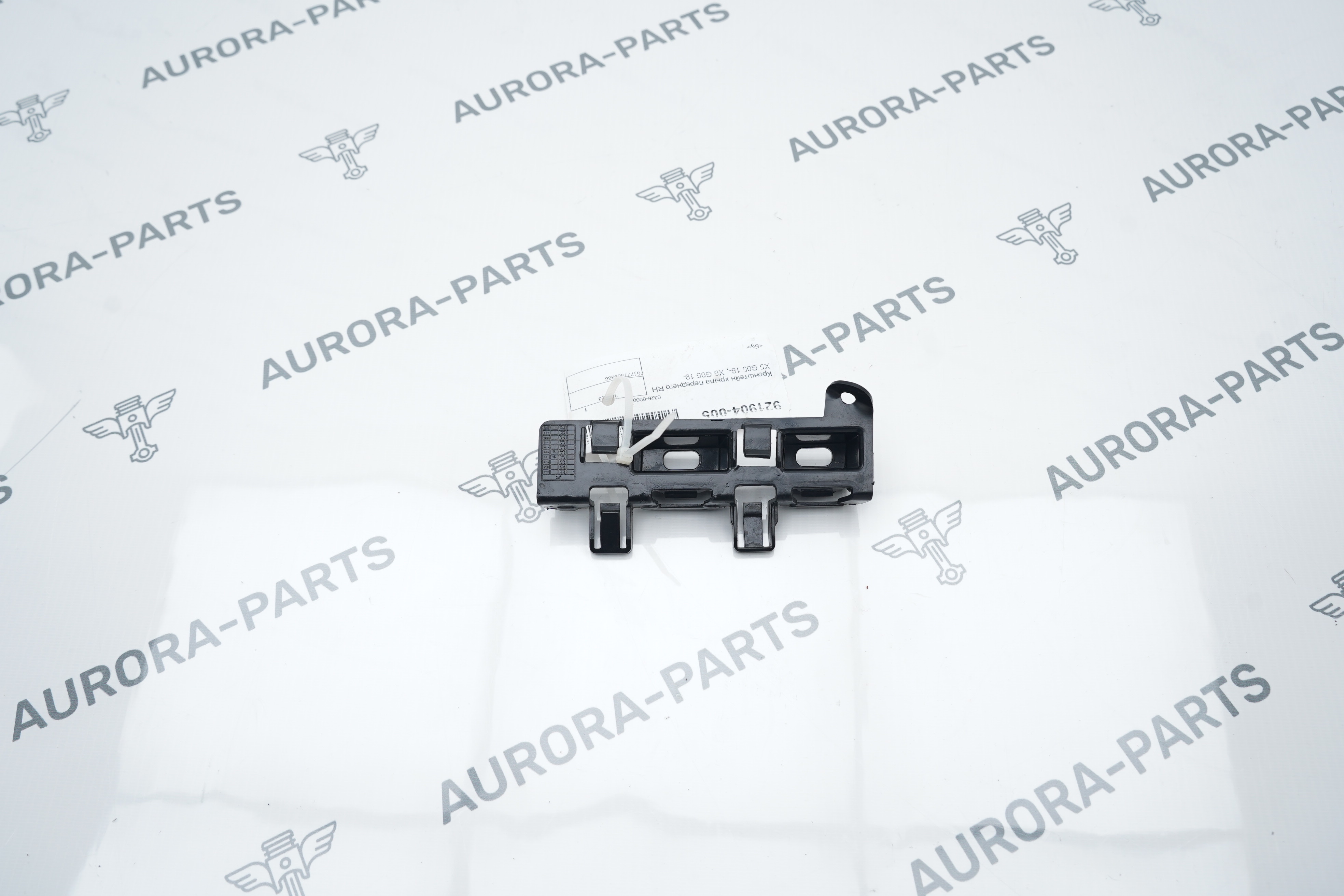 Кронштейн крыла переднего RH BMW X5