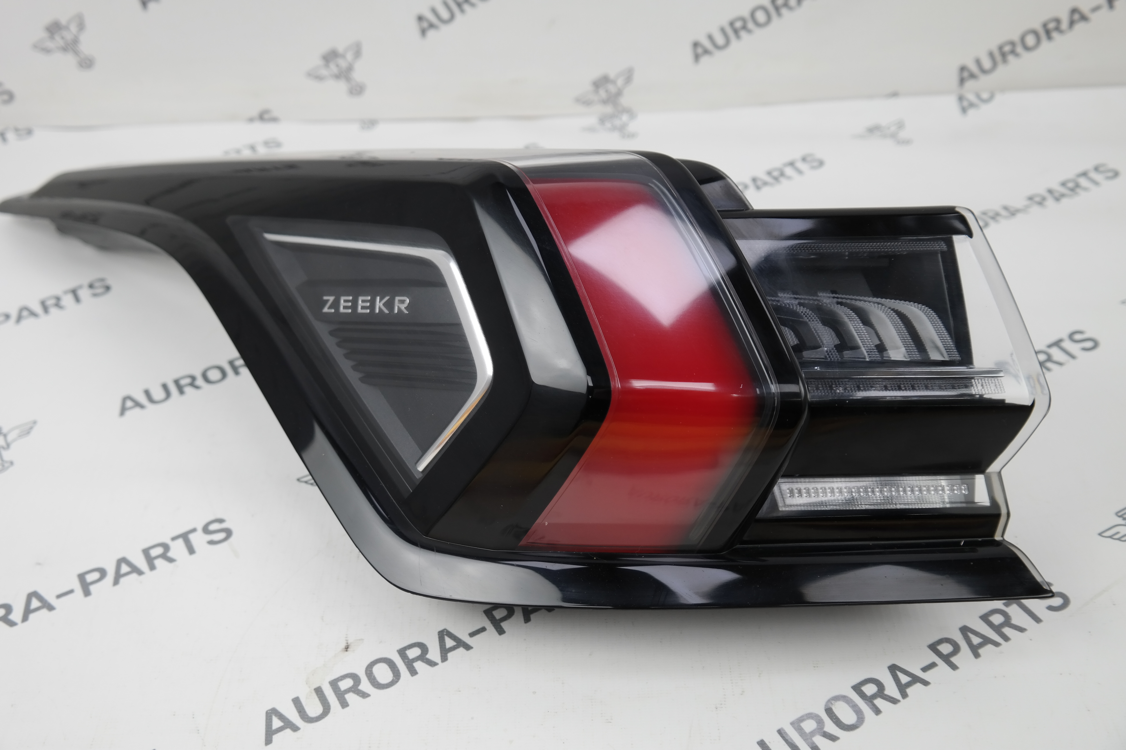 Фонарь задний LH ZEEKR 001