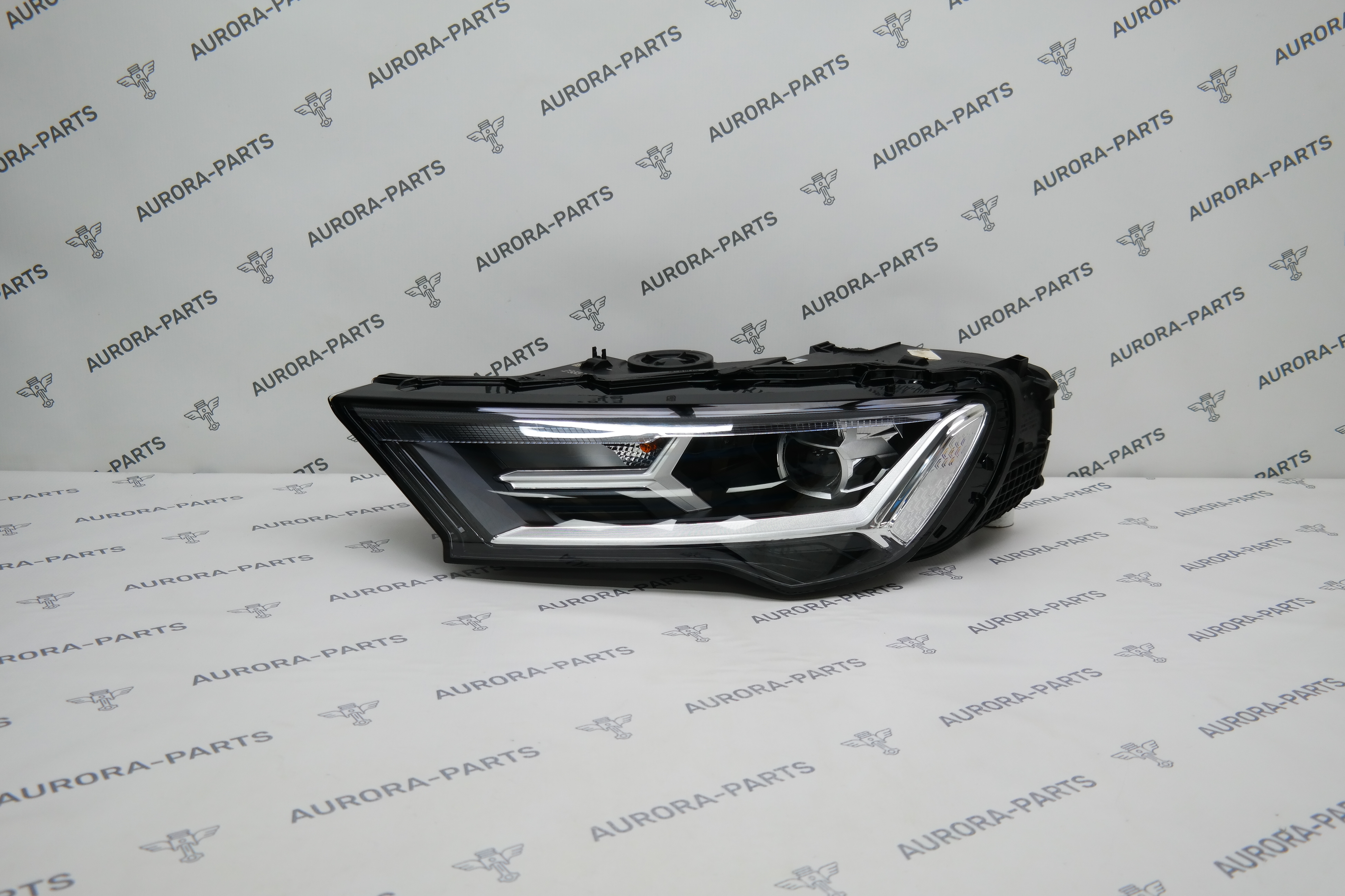 Фара передняя в сборе LH рестайлинг Audi Q7