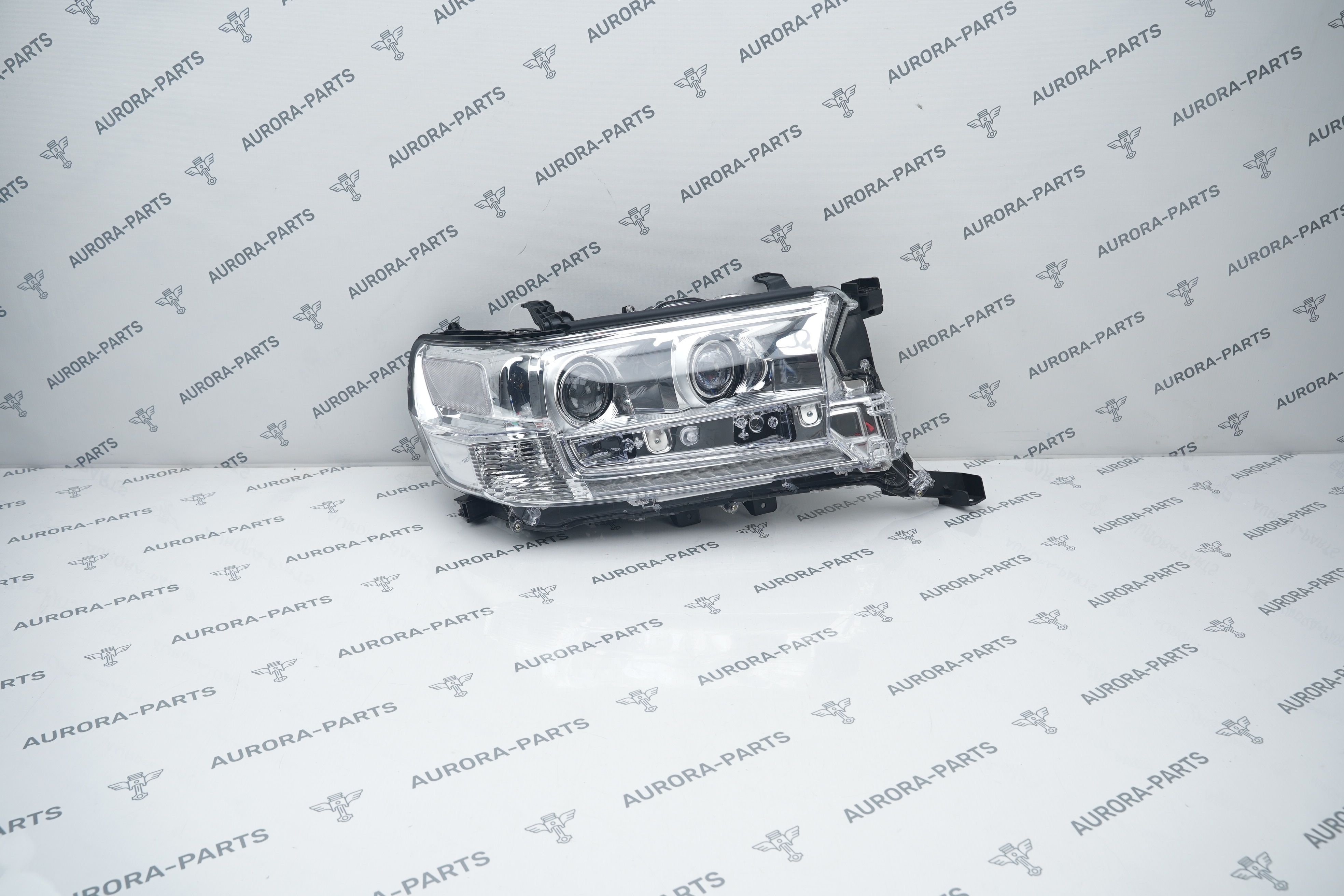 Фара светодиодная хром в сборе RH Toyota Land Cruiser
