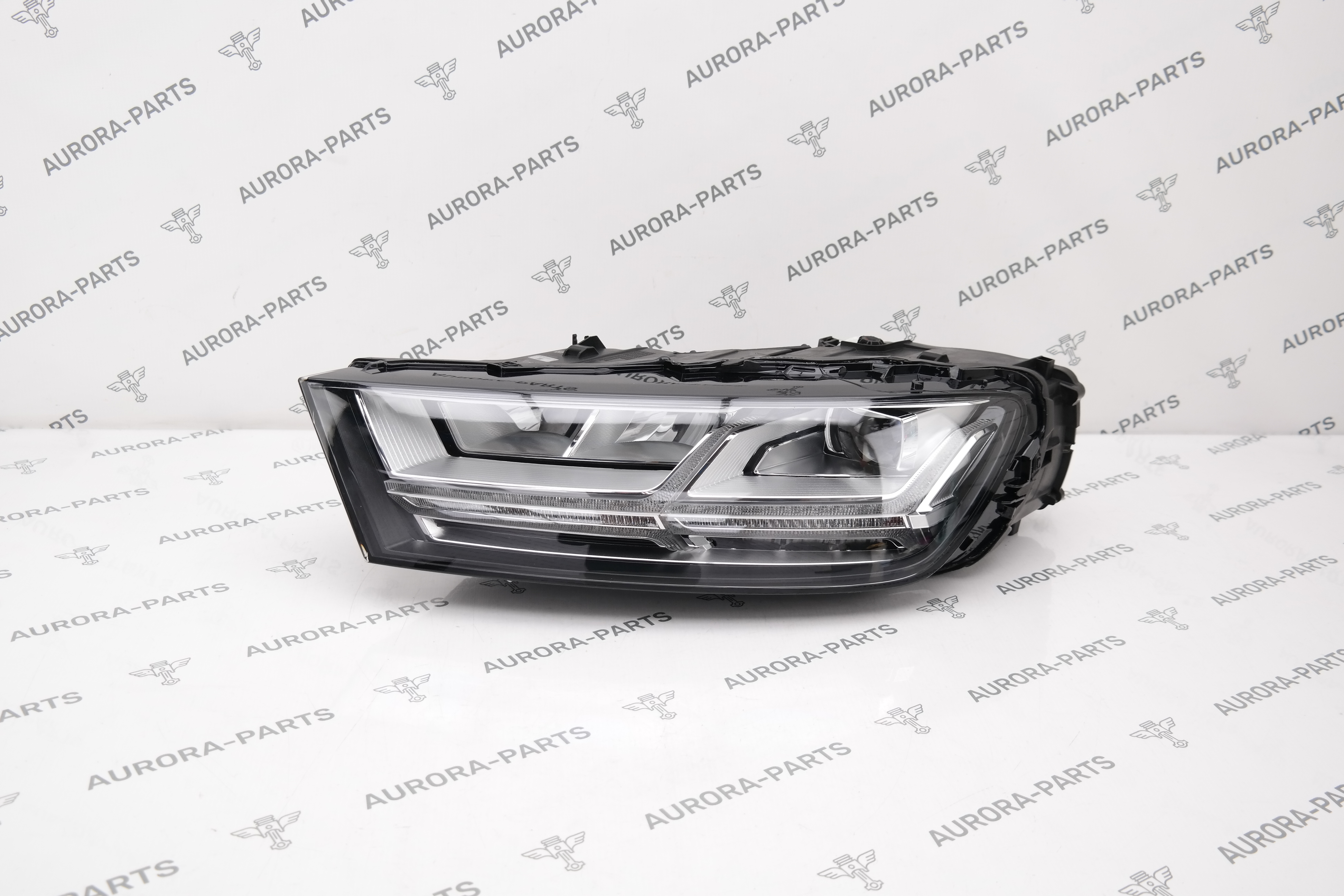 Фара светодиодная (Без блоков) LH Audi Q7