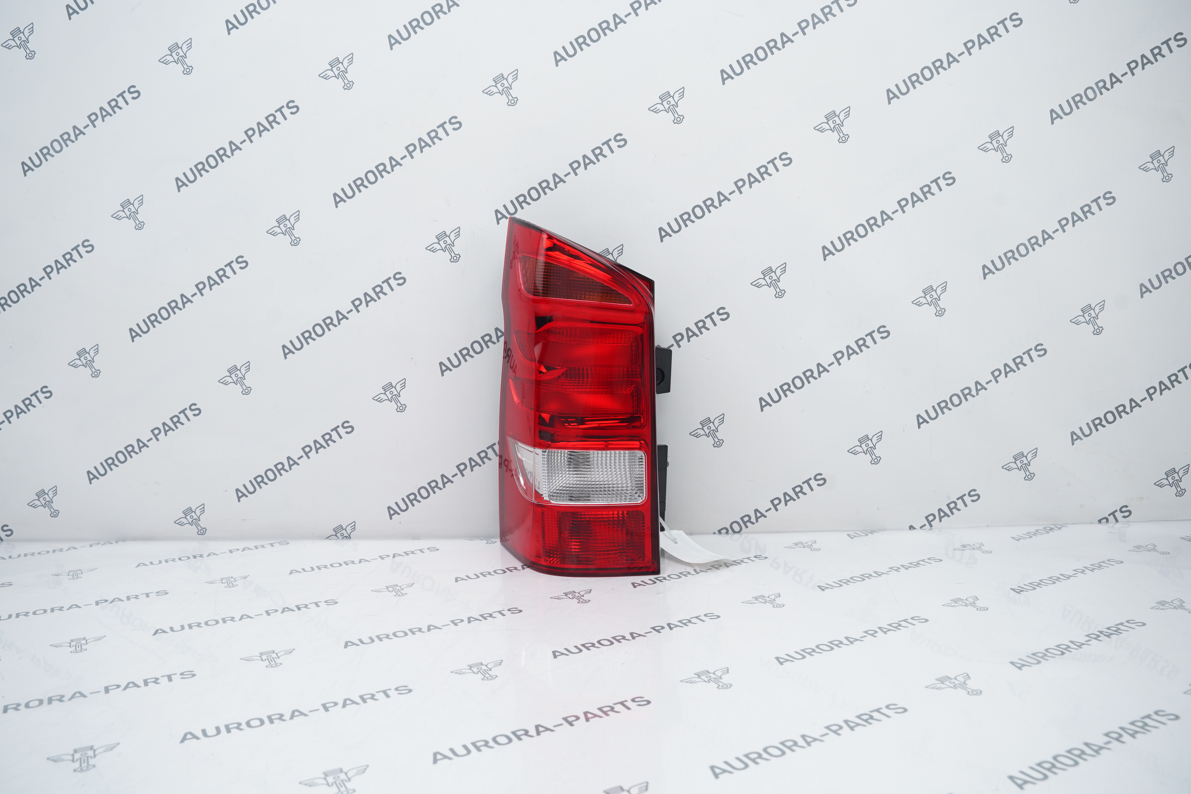 Фонарь задний LH Mercedes VITO